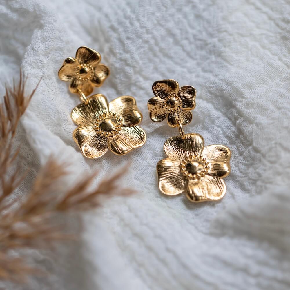 Flowrette Bertille grandes boucles oreilles plaqué or fleurs