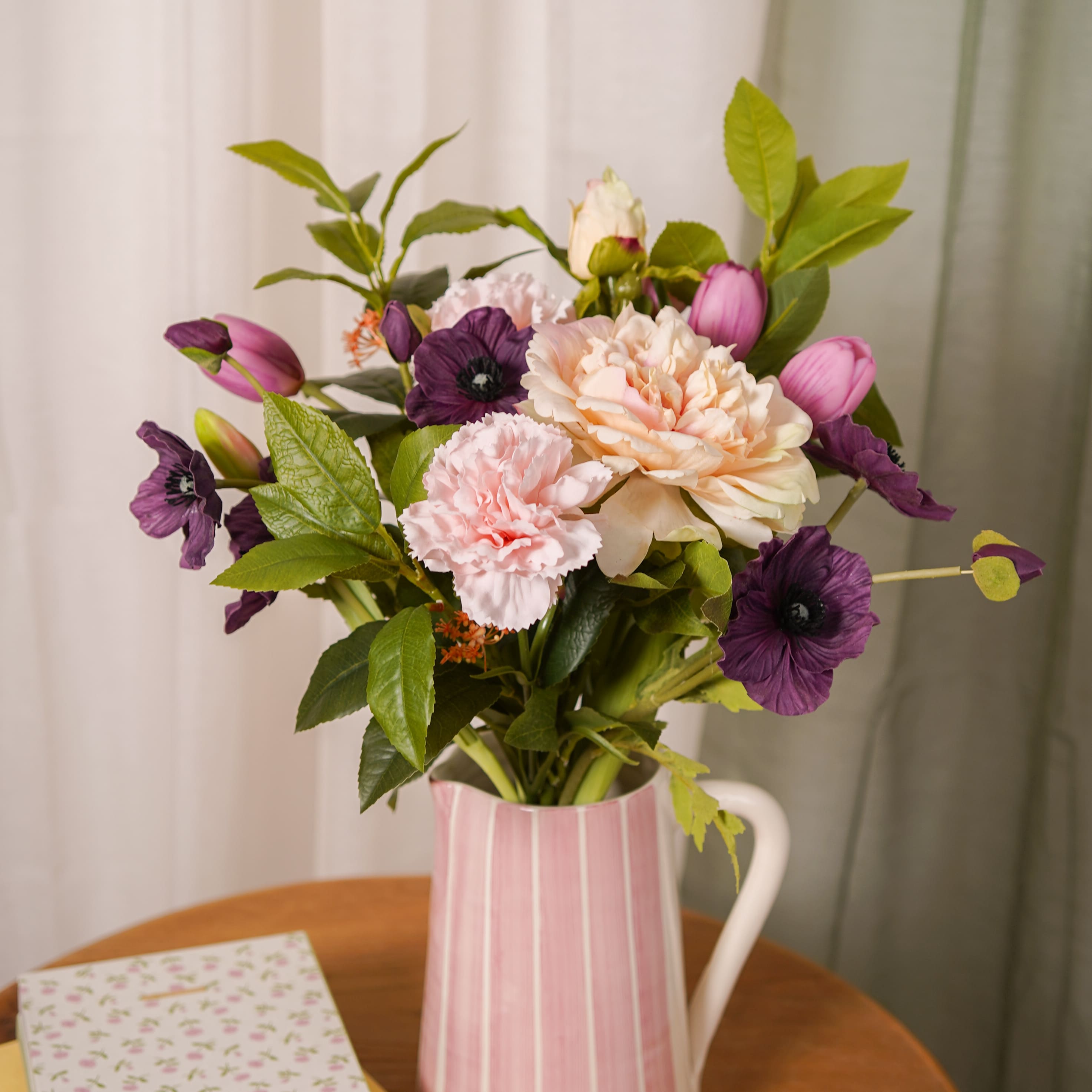 Flowrette Morgane bouquet artificiel pivoine violet rose