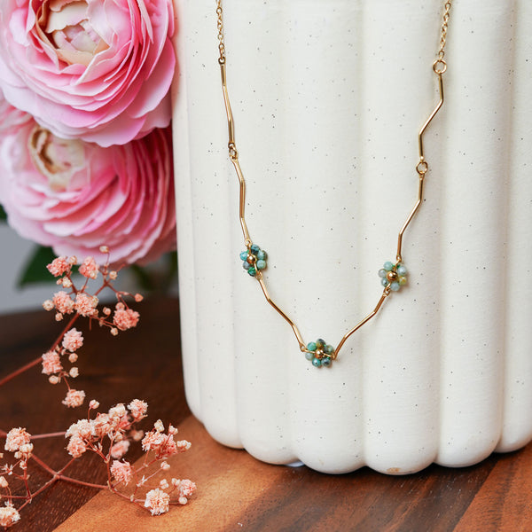 Flowrette Anémone collier doré perles motif fleur