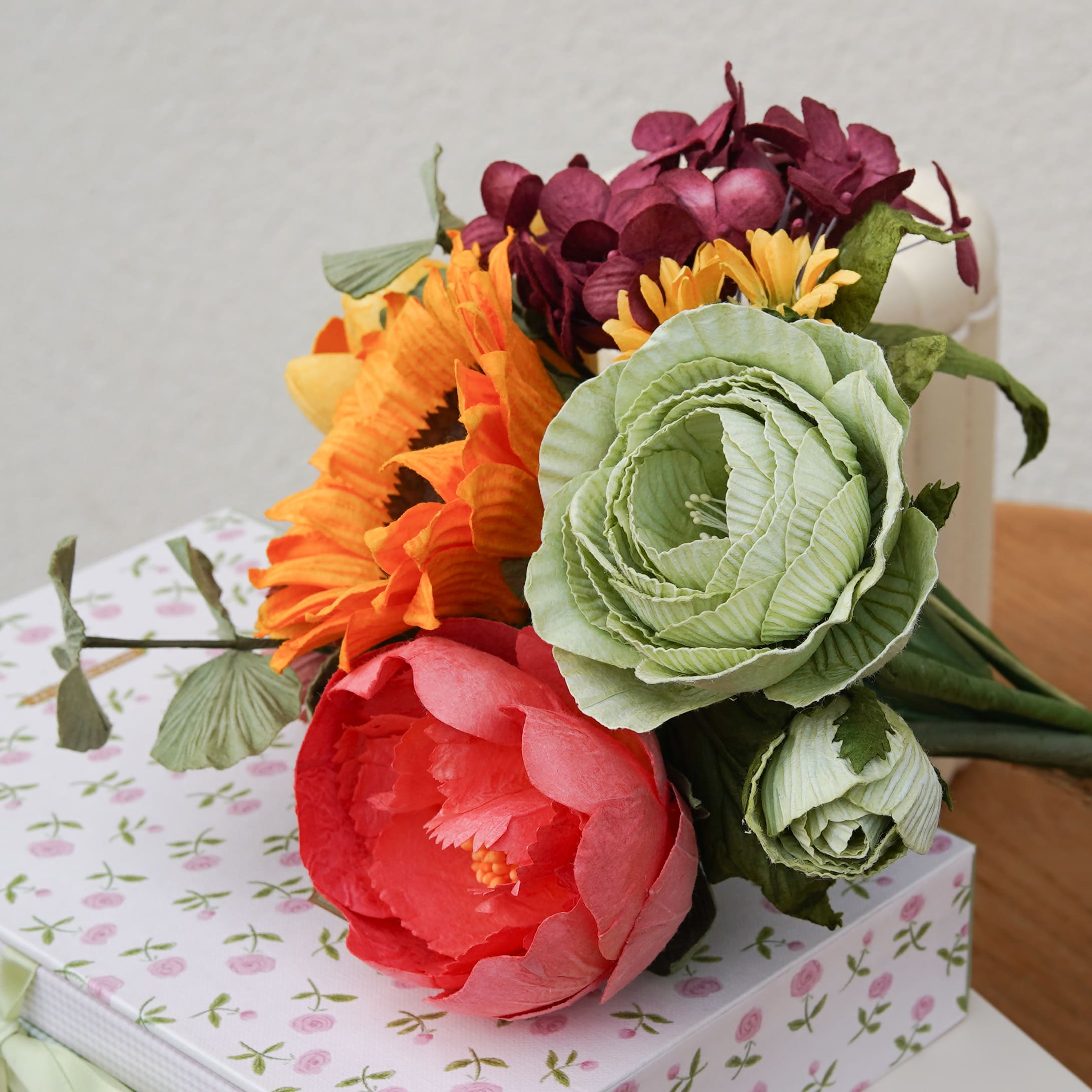 Flowrette Turner bouquet fleurs en papier jaune