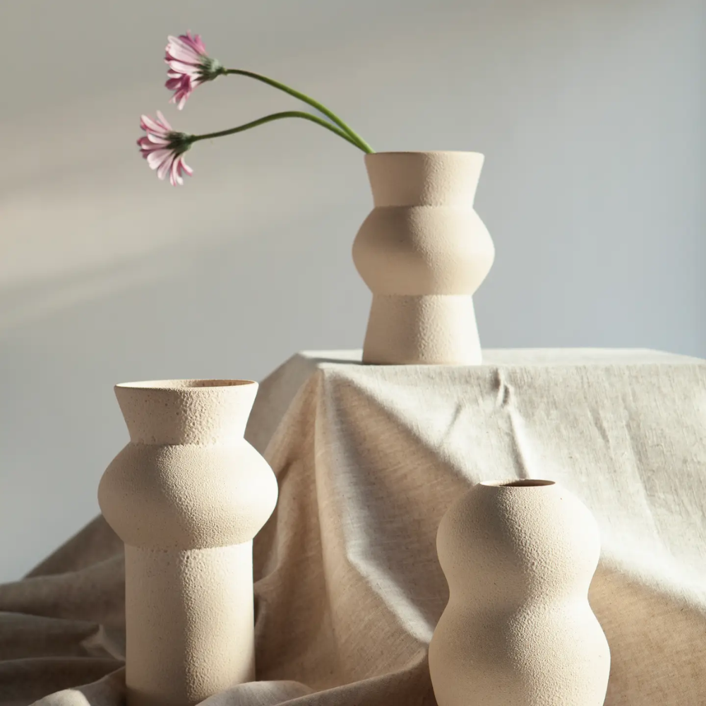 Flowrette Noachis vase sable texturé glaçure volcanique