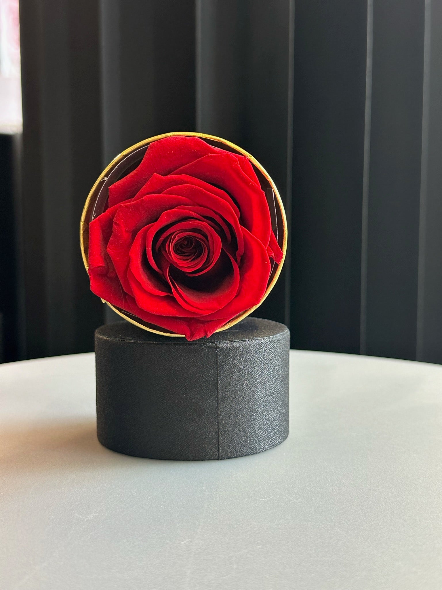 Feuillazur Rungis Boîte solitaire ronde rose stabilisée rouge 8,5 cm