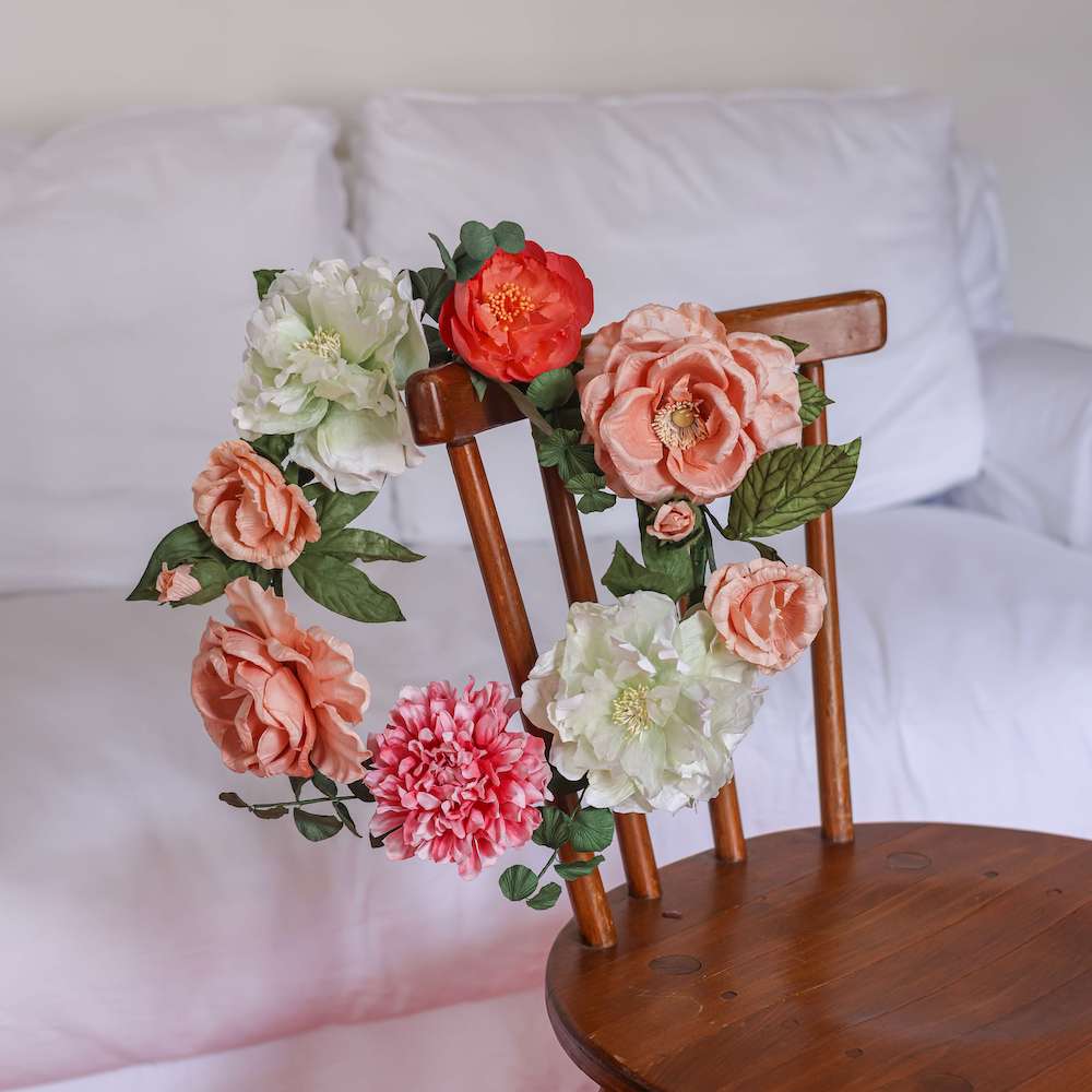 Flowrette Fleurs en papier Monet couronne murale 45 cm rose