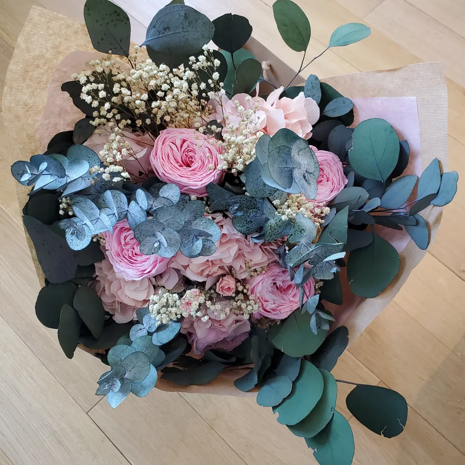 Ateliers Ouchamp Place du Brésil bouquet roses stabilisées 40 cm