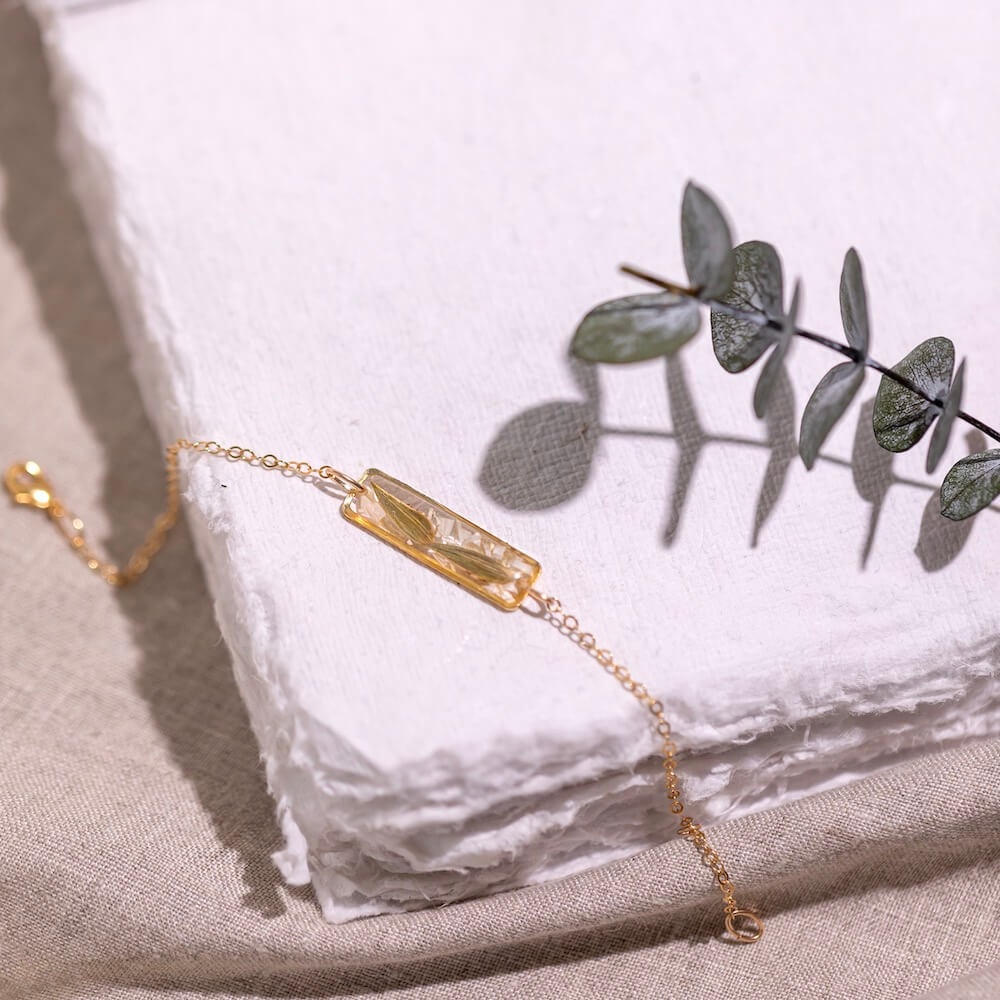 Flowrette Perline bracelet fleurs séchées résine dorée une parure