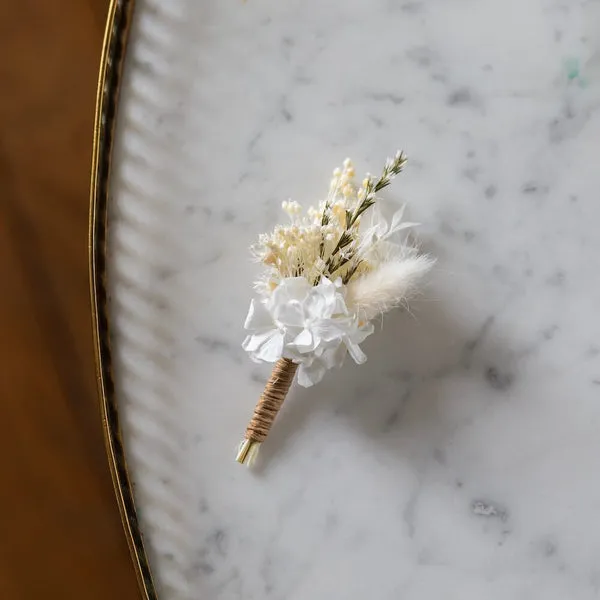 Flowrette Louise boutonnière fleurs séchées blanche