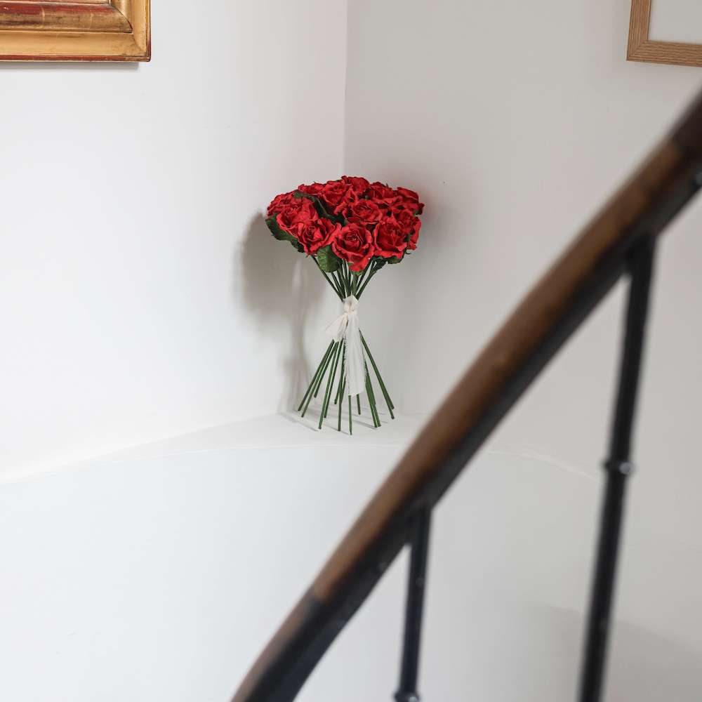 Flowrette Grand Amour bouquet papier roses rouges taille S