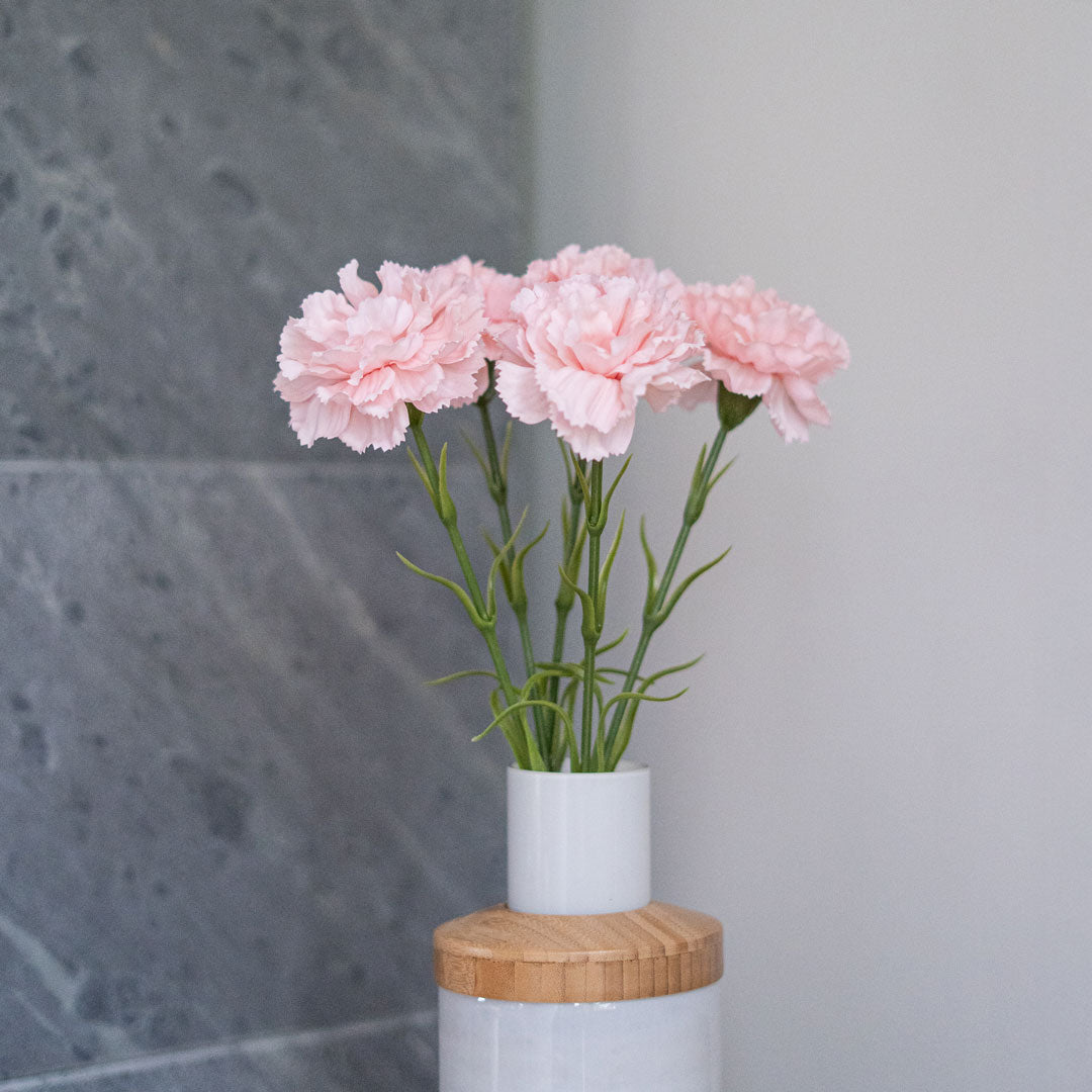 Flowrette Oeillet fleur artificielle rose poudré x1 Real Touch
