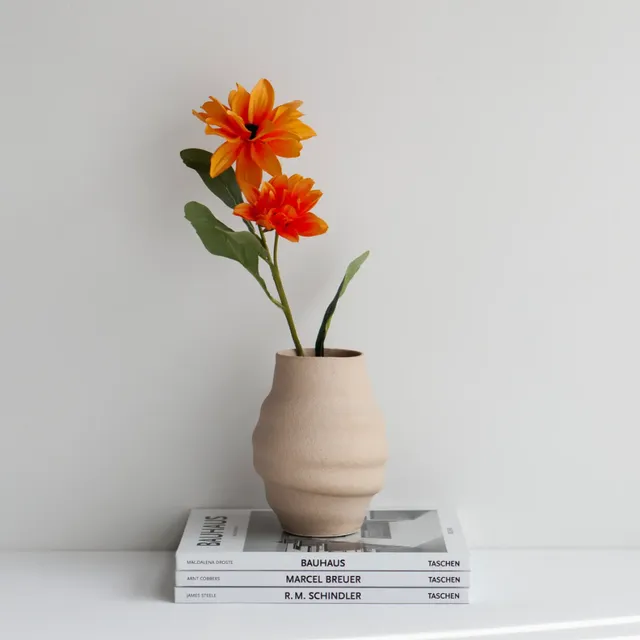 Flowrette Aonia vase sable texturé fait main