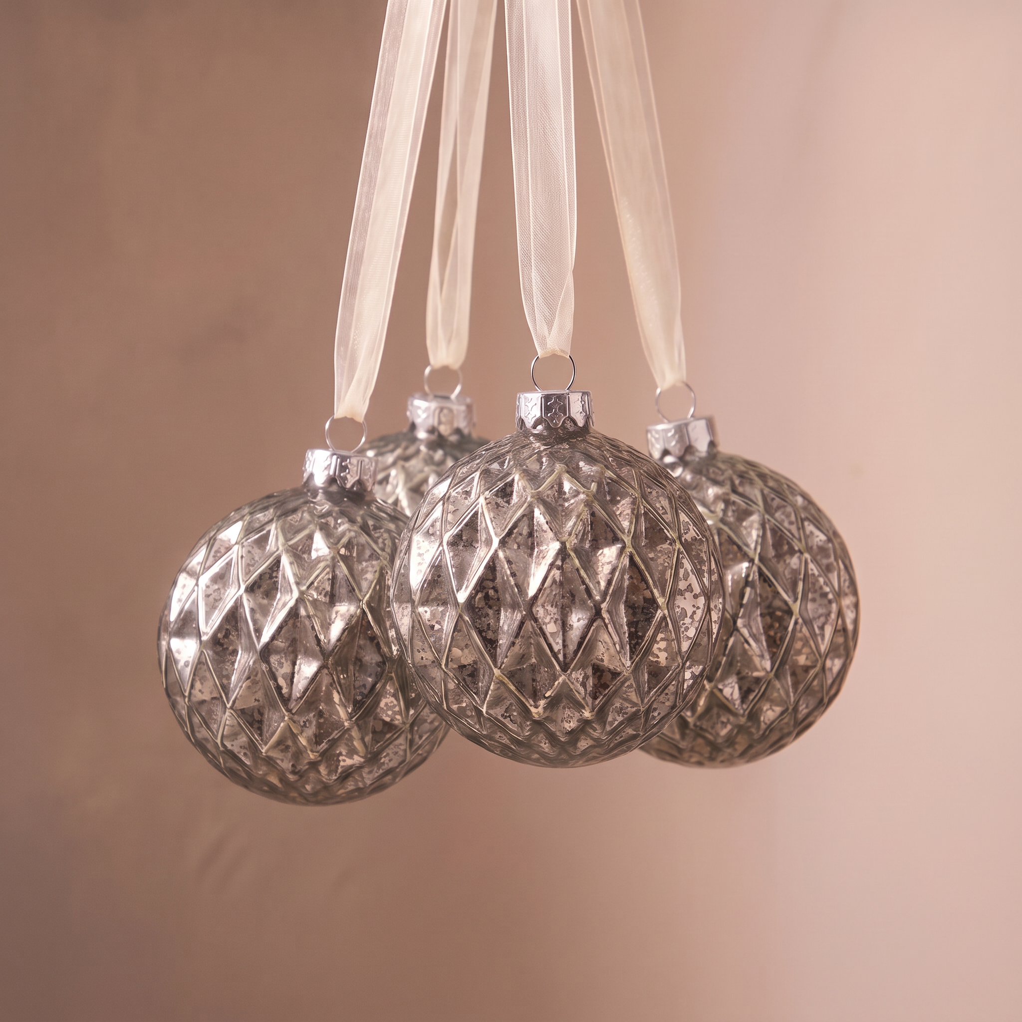 Sia Boules et suspensions coffret 4 boules 8 cm doré
