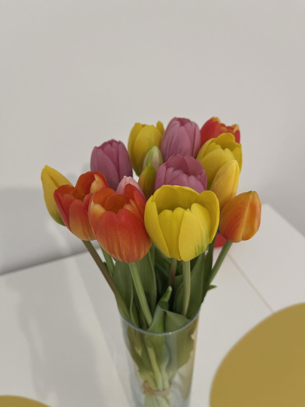 Flowrette Clémentine bouquet tulipes artificielles jaune orange rose