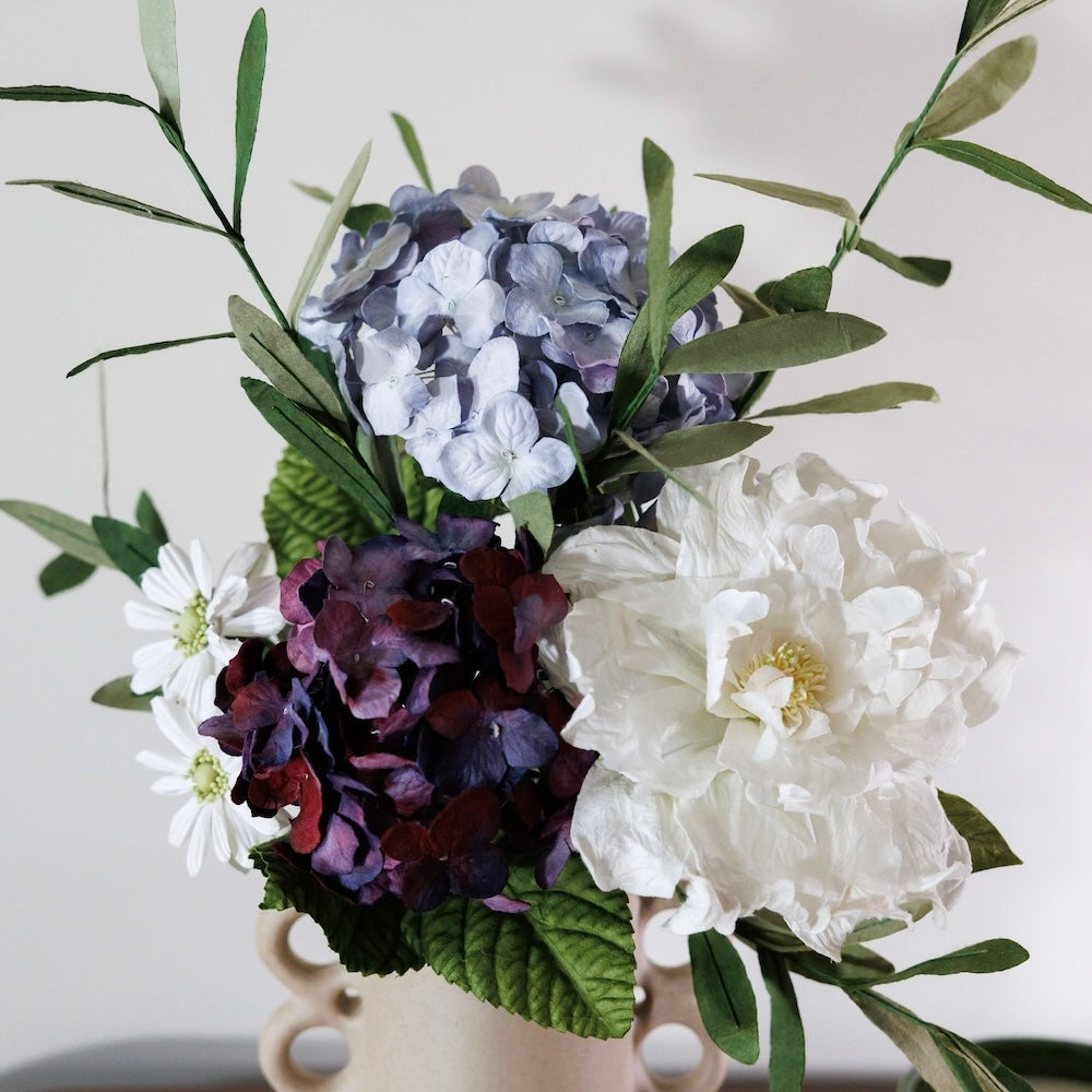 Flowrette O'Keeffe bouquet fleurs papier bleu blanc