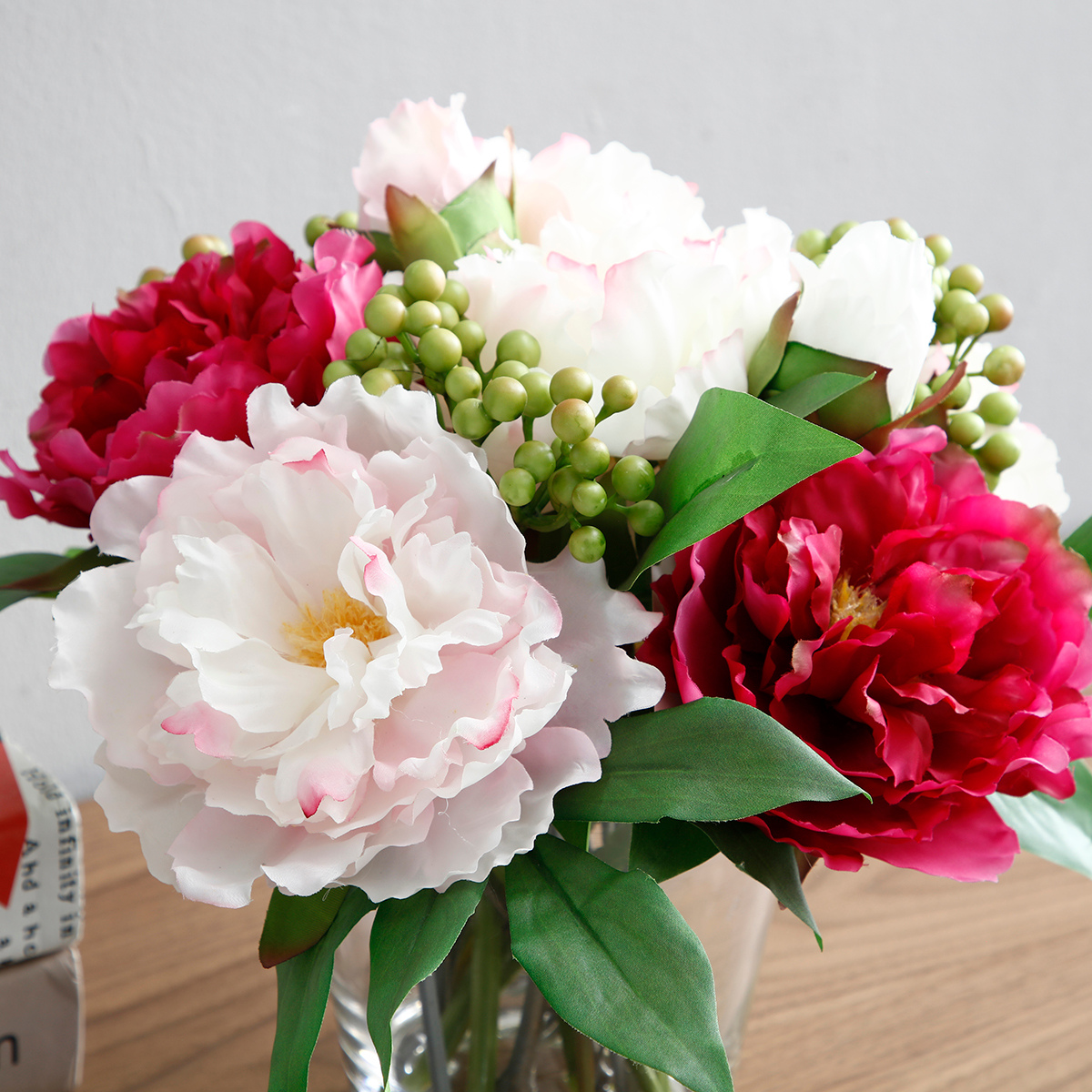 Sia Home Pivoines Baies composition artificielle blanc 26 cm
