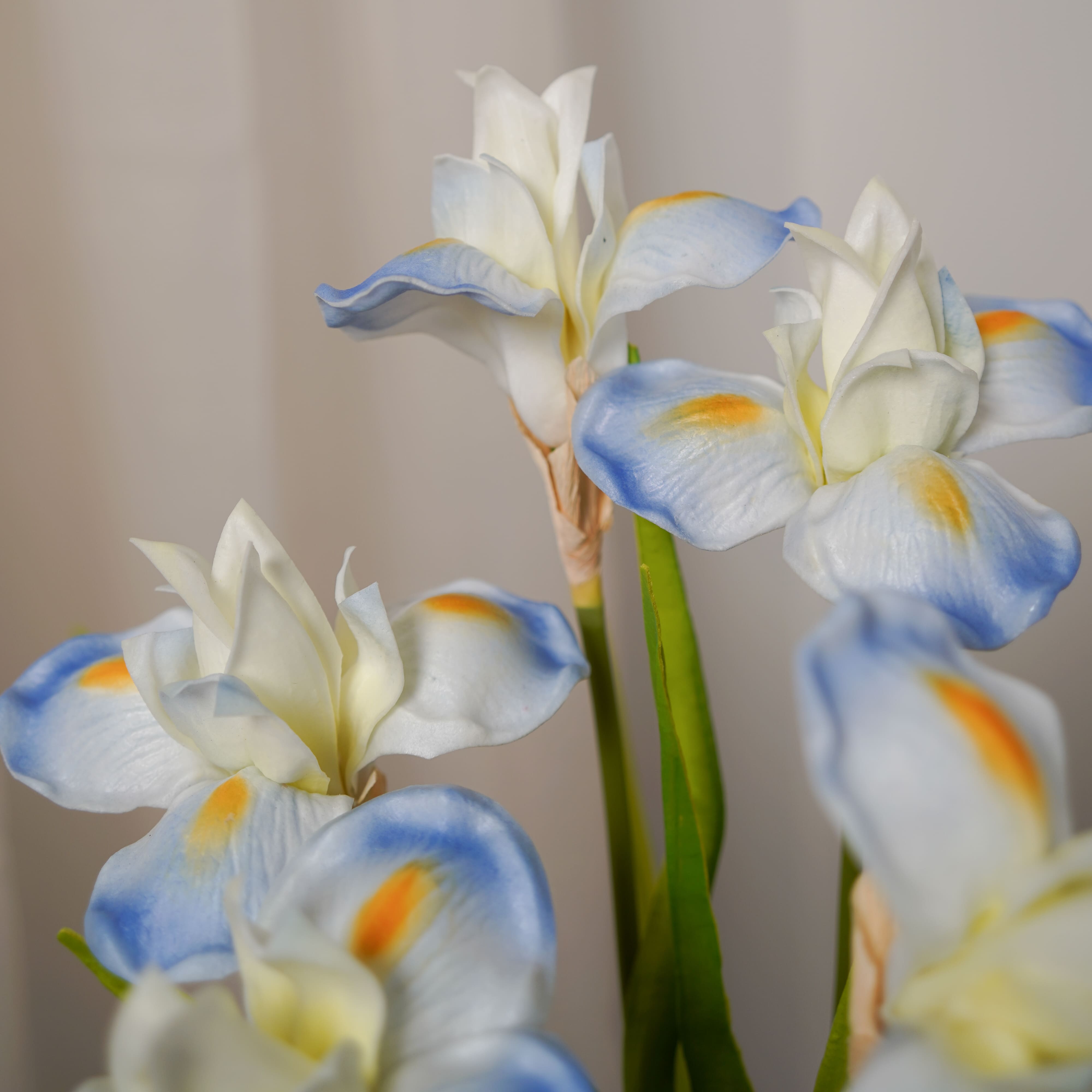 Flowrette Iris artificiel bleu toucher naturel x1