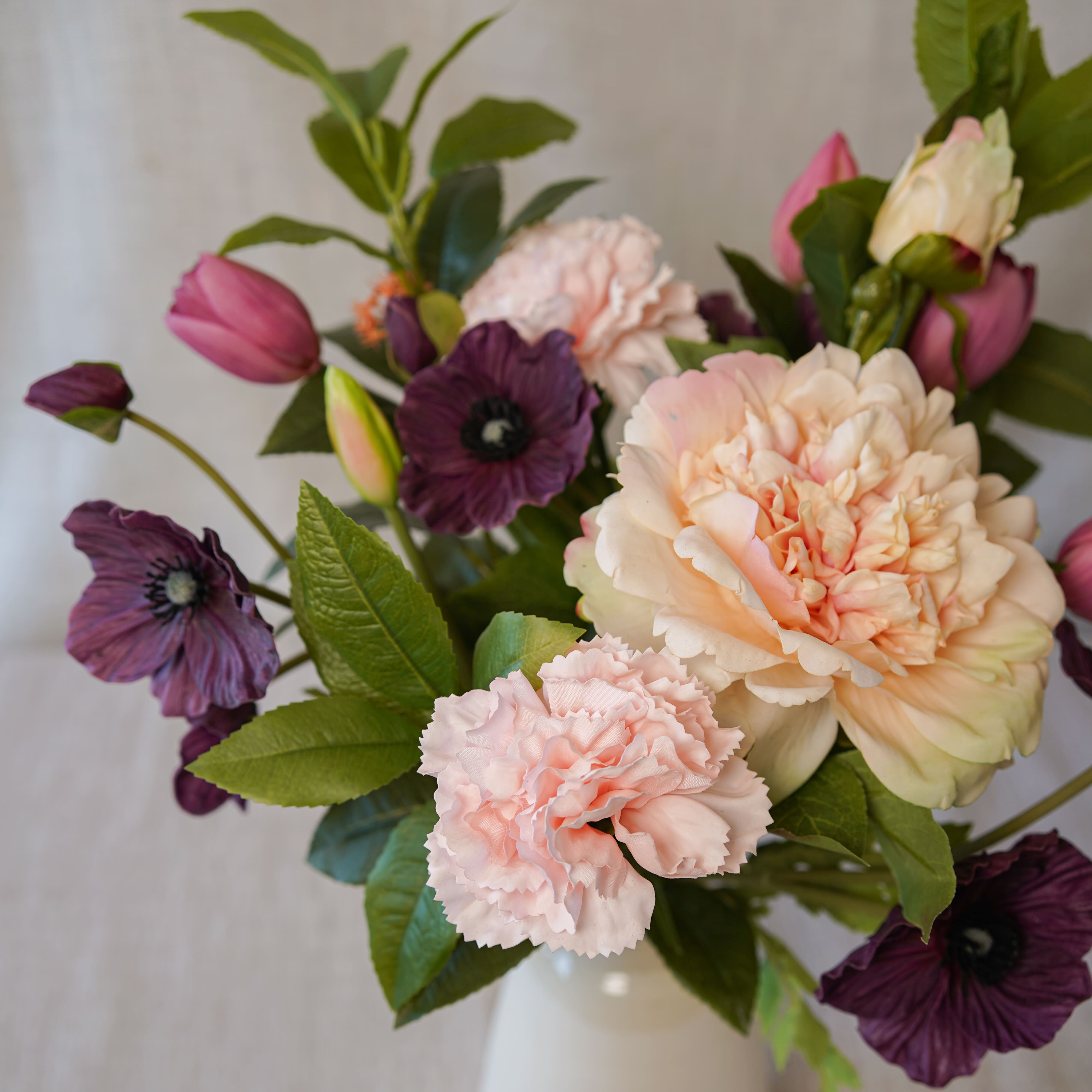 Flowrette Morgane bouquet artificiel pivoine violet rose