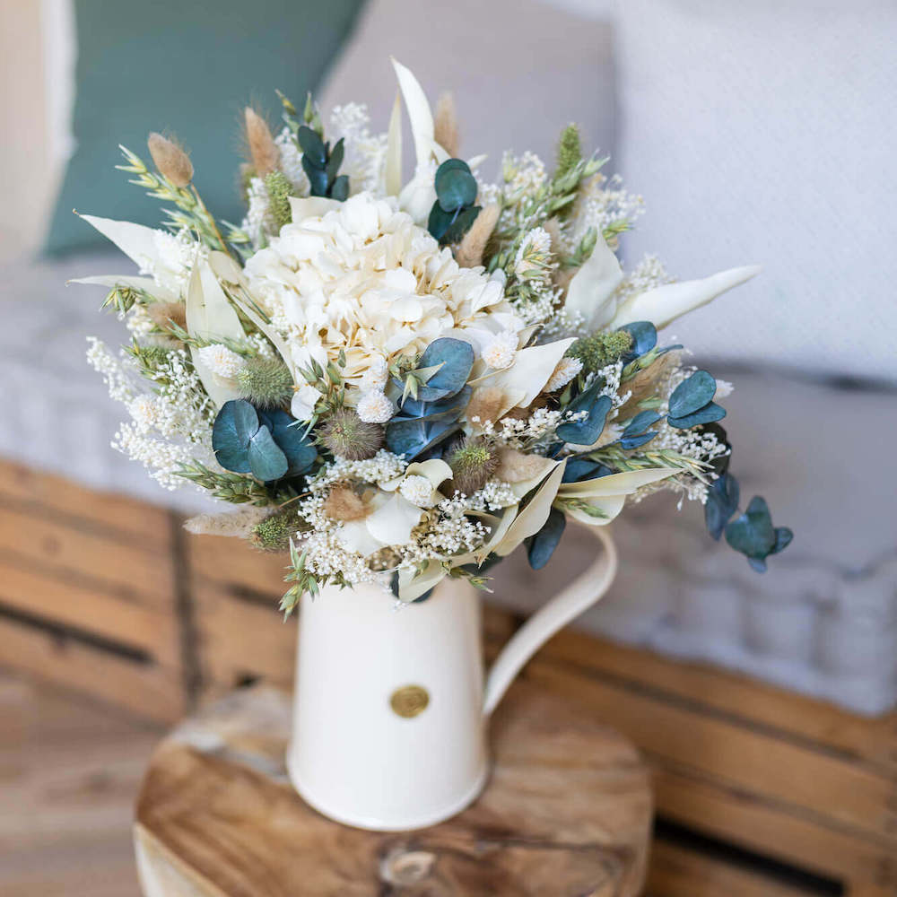 Flowrette Haws vase broc nude bouquets M L