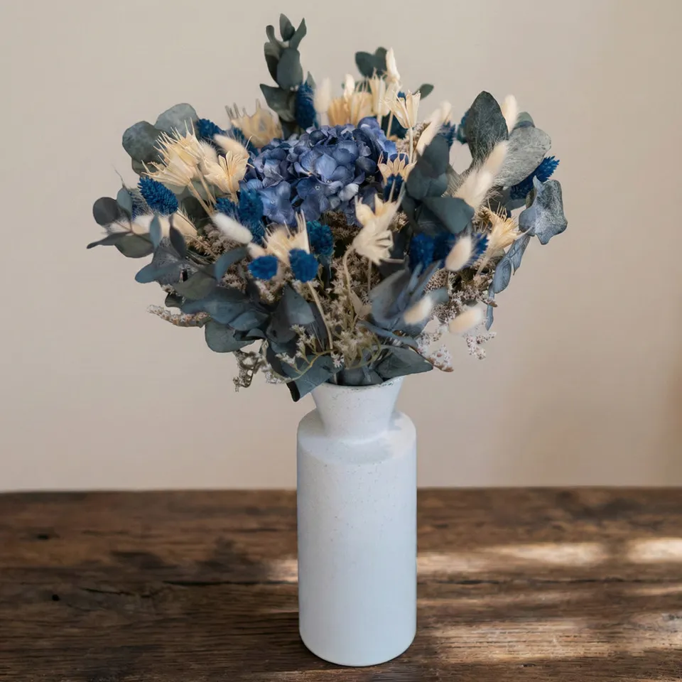 Flowrette Rimbaud bouquet mixte fleurs séchées bleu saphir