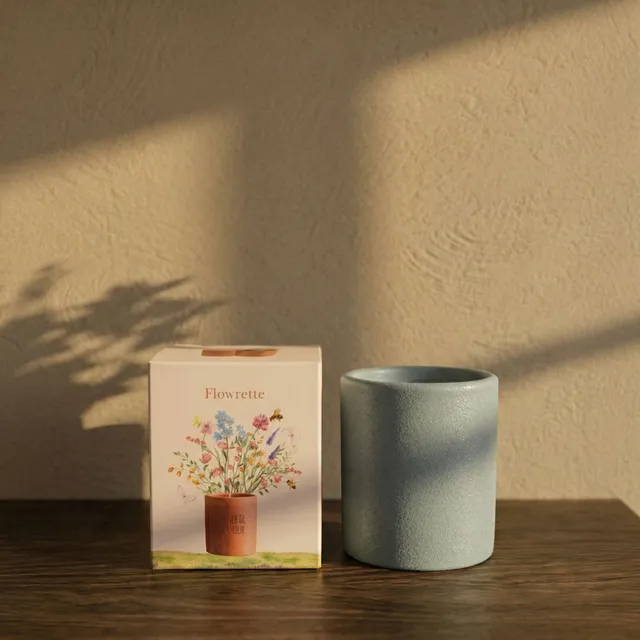 Flowrette Amour bougie parfumée bleu pailleté fleur de lin