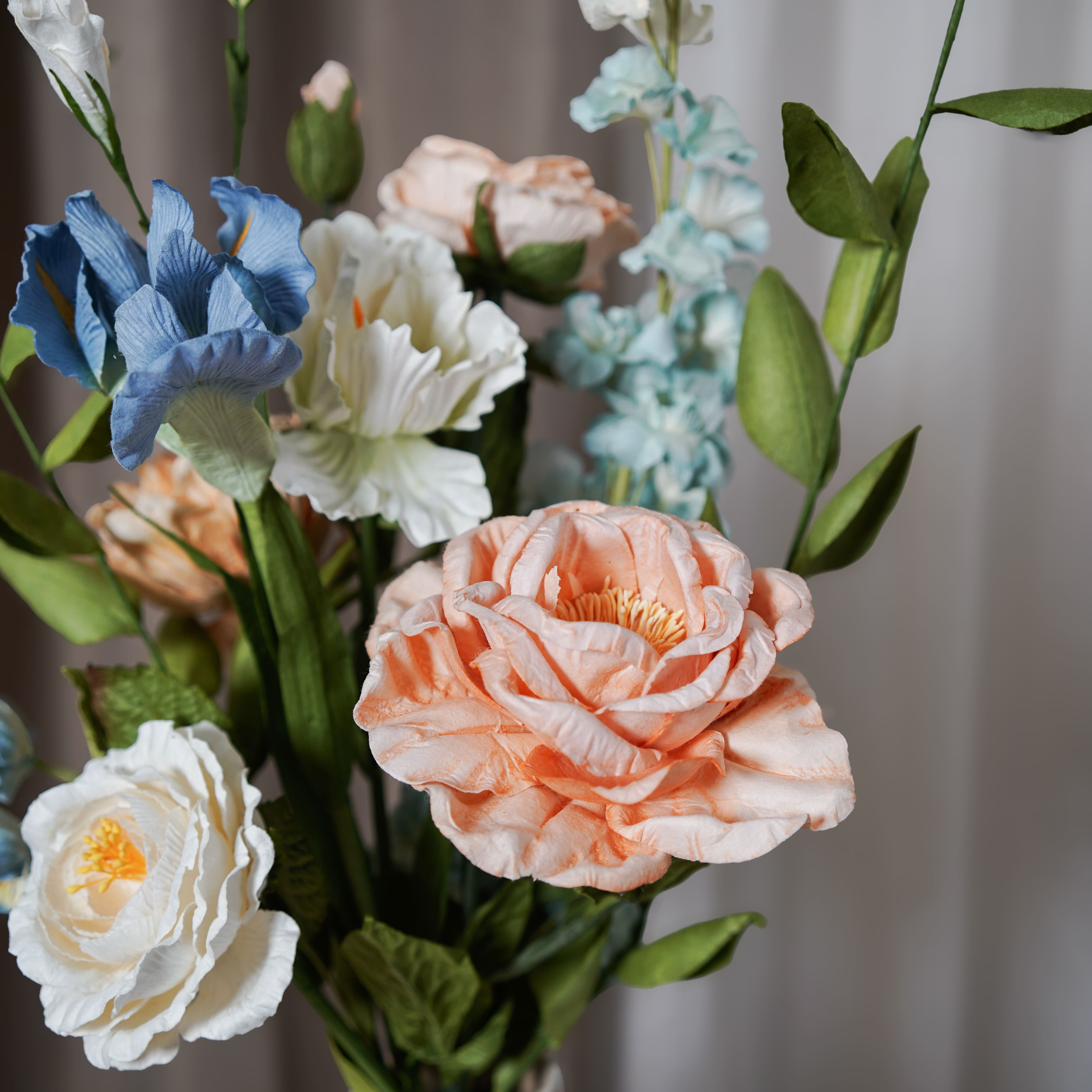 Flowrette Fleurs en papier Hokusai bouquet papier bleu blanc