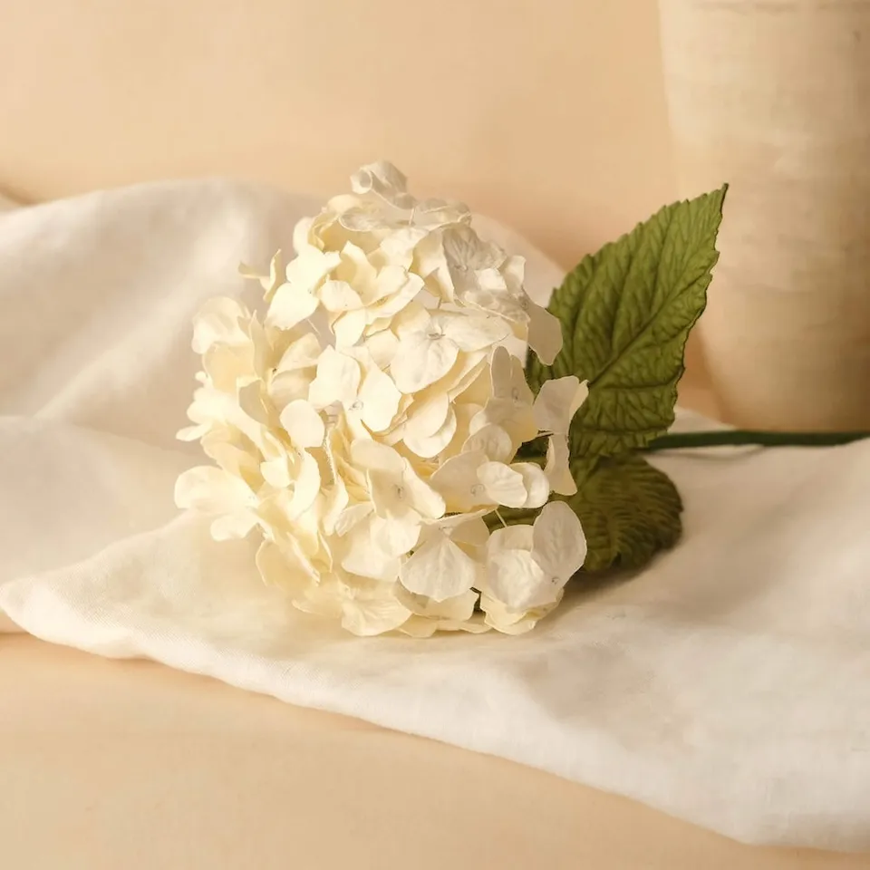 Flowrette Hortensia en papier crème fleur tige x1 sans entretien
