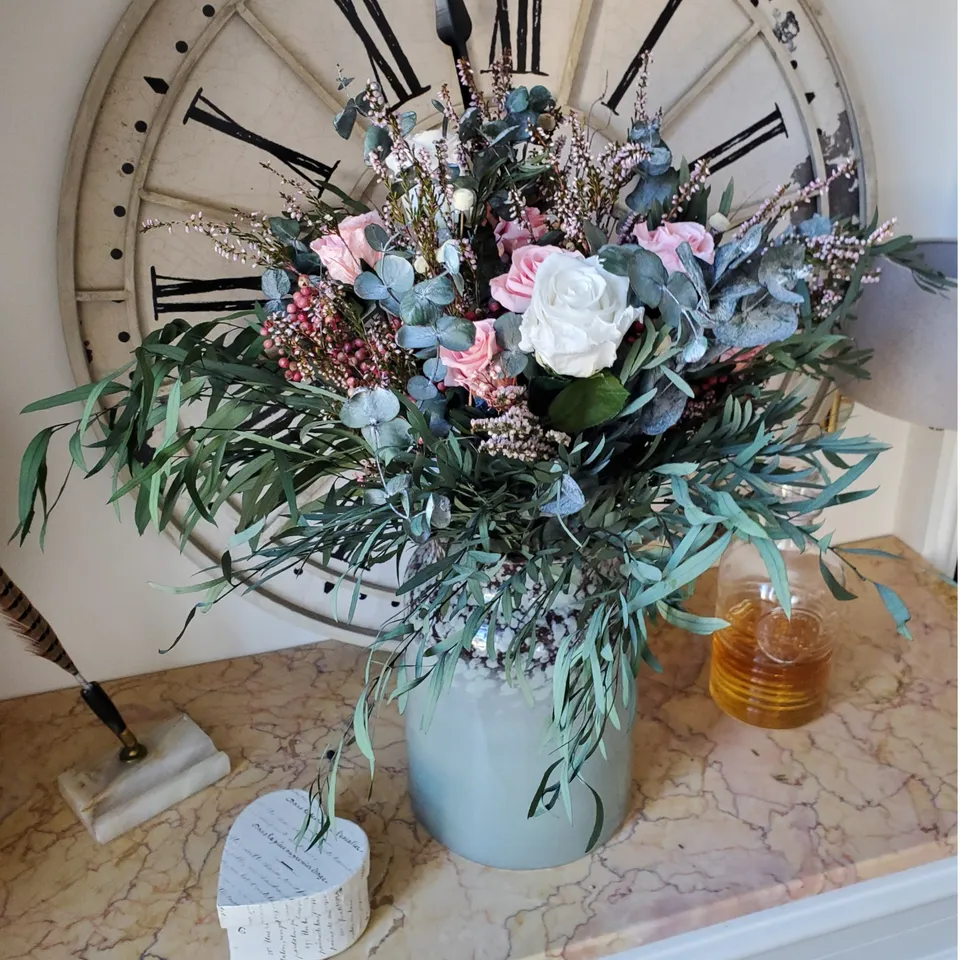 Ateliers Ouchamp Rue de la Bruyère bouquet roses stabilisées 50 cm