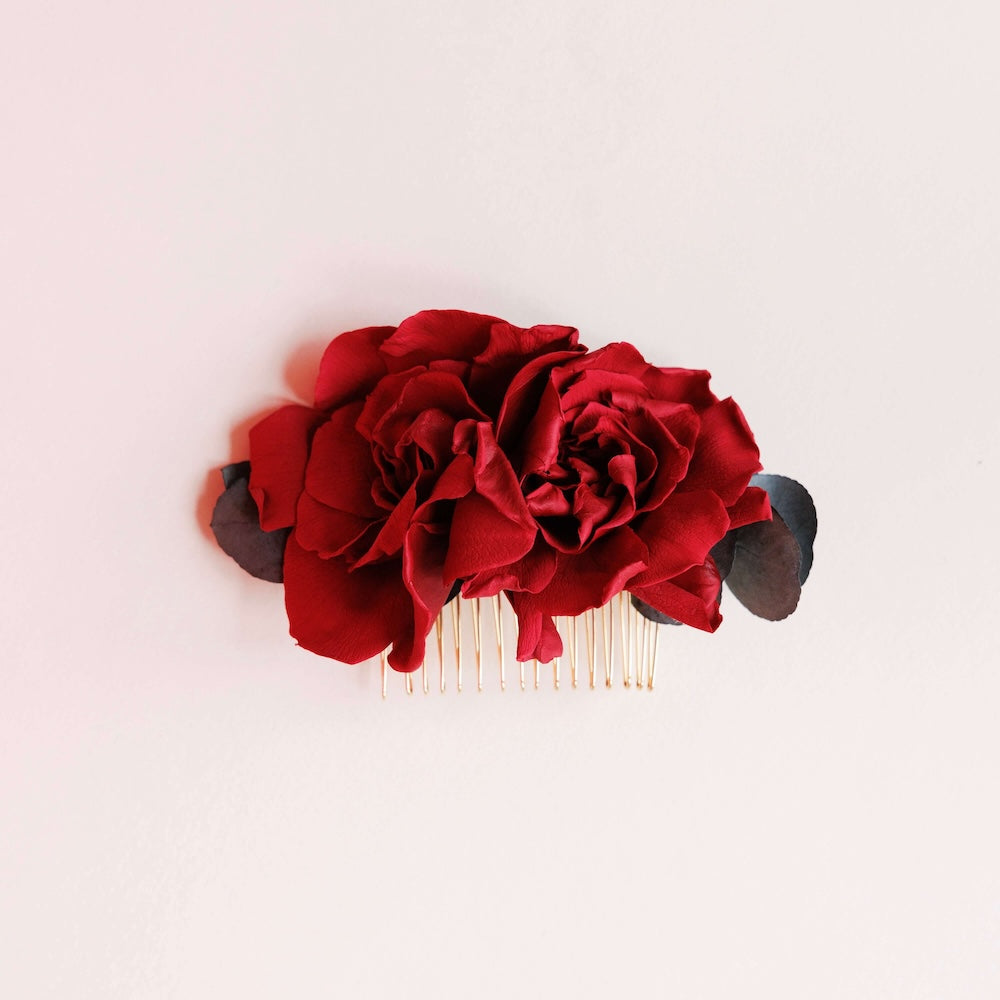 Flowrette Bijoux peigne Clémence fleurs stabilisées rouge mariage