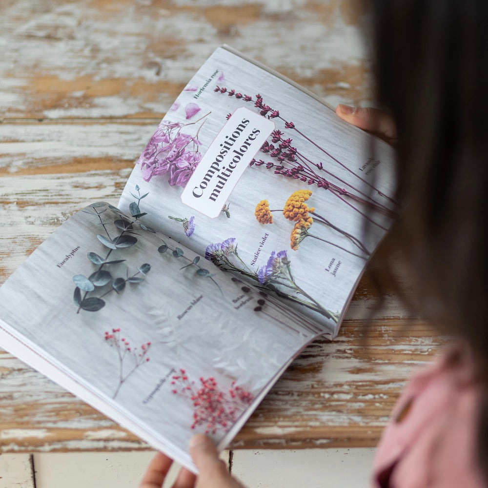 Flowrette Loisirs créatifs L'Atelier des fleurs séchées livre