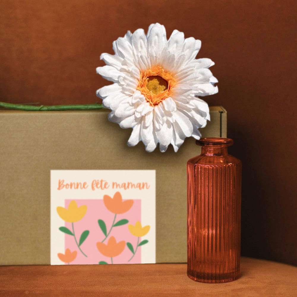 Flowrette Coffret fête des mères blanc gerbera papier et vase