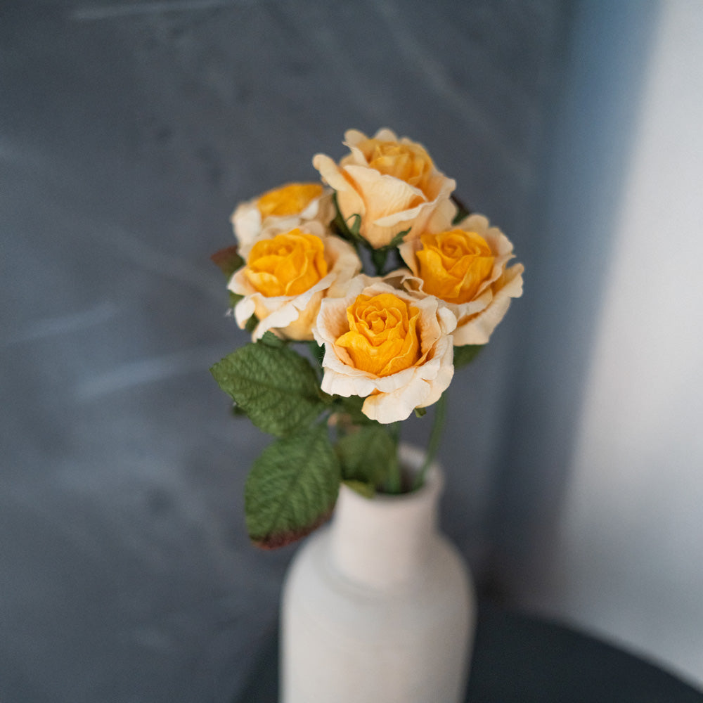 Flowrette Fleurs en papier Rose Lady jaune x1 éternelle