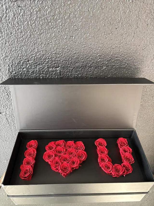 Feuillazur Rungis Coffret I LOVE U roses stabilisées 65cm