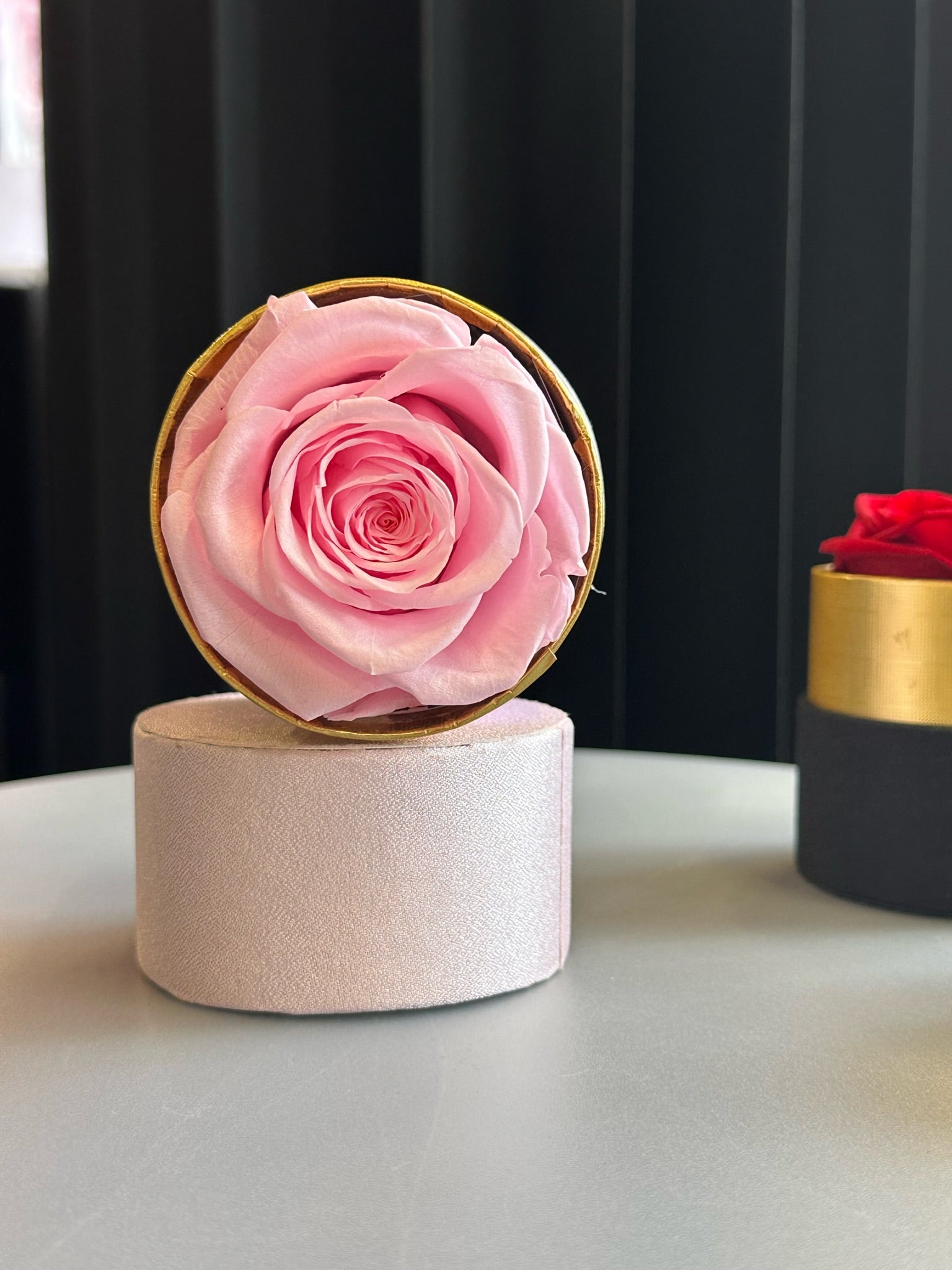 Feuillazur Rungis Boîte solitaire ronde rose stabilisée rouge 8,5 cm