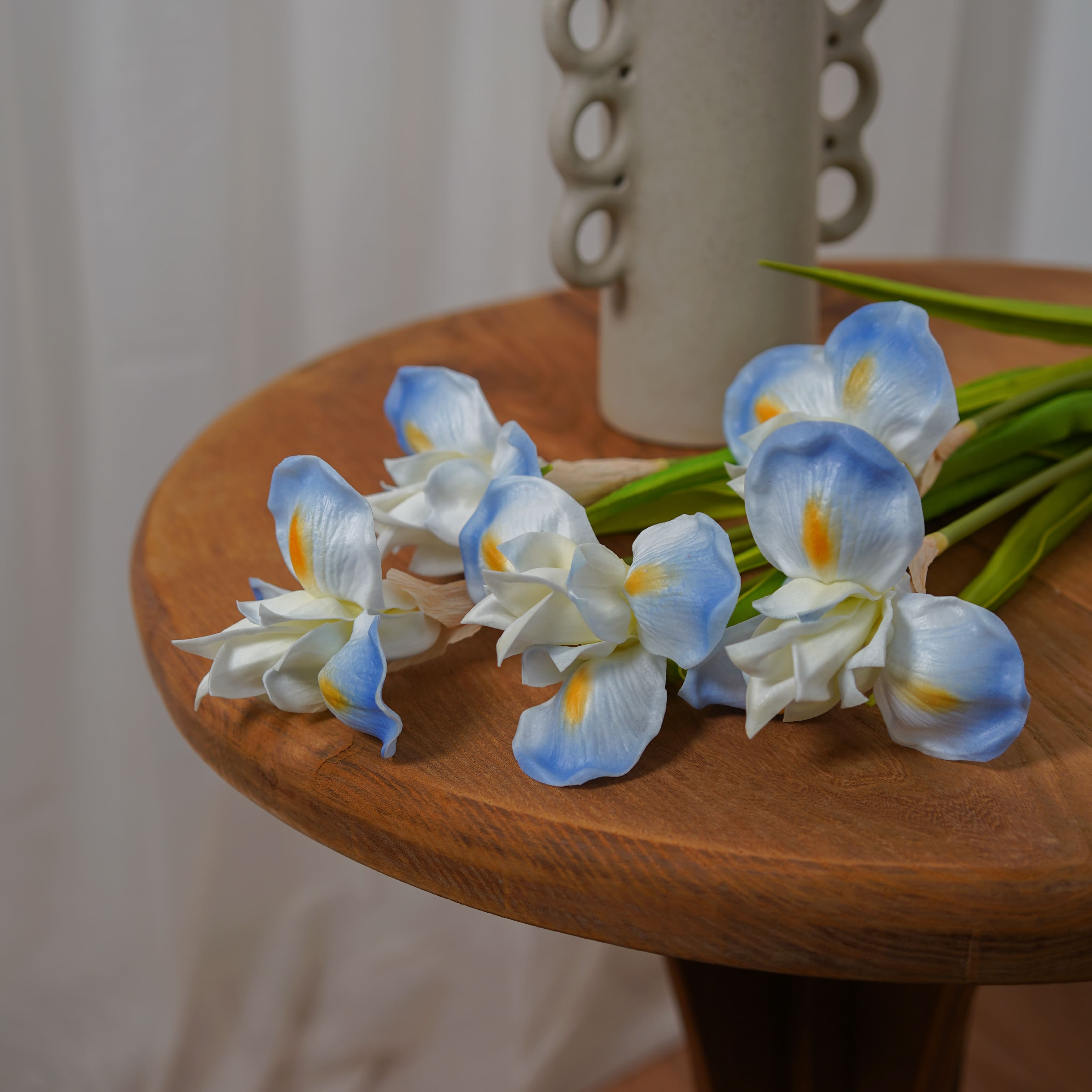 Flowrette Iris artificiel bleu toucher naturel x1