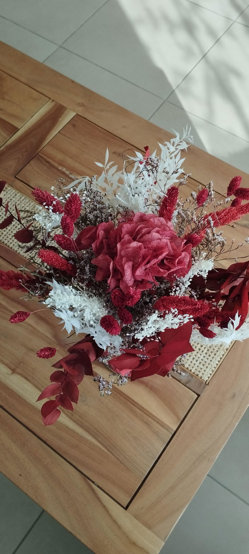 Flowrette Bel Amour bouquet séché rouge taille M