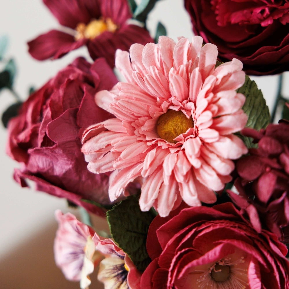 Flowrette Degas bouquet fleurs en papier bordeaux rose