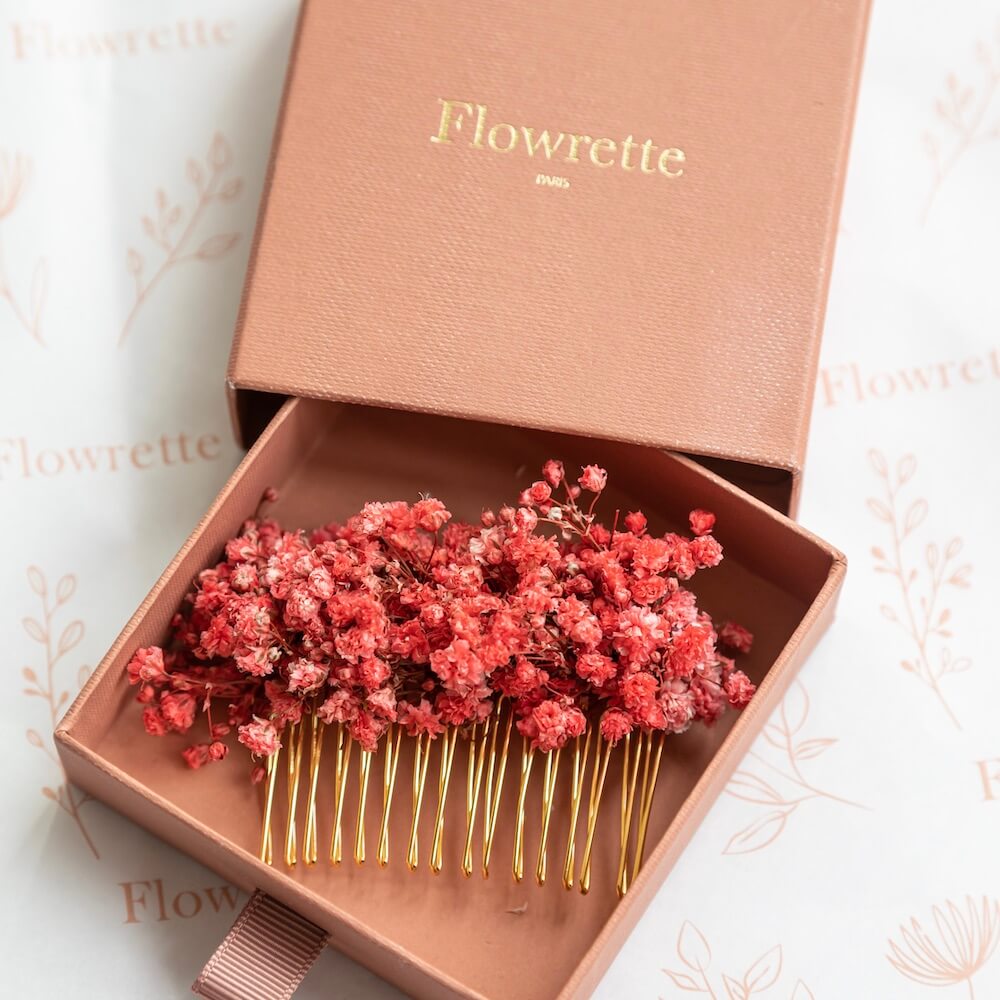 Flowrette Bijoux peigne gypsophile rose fleurs stabilisées mariage