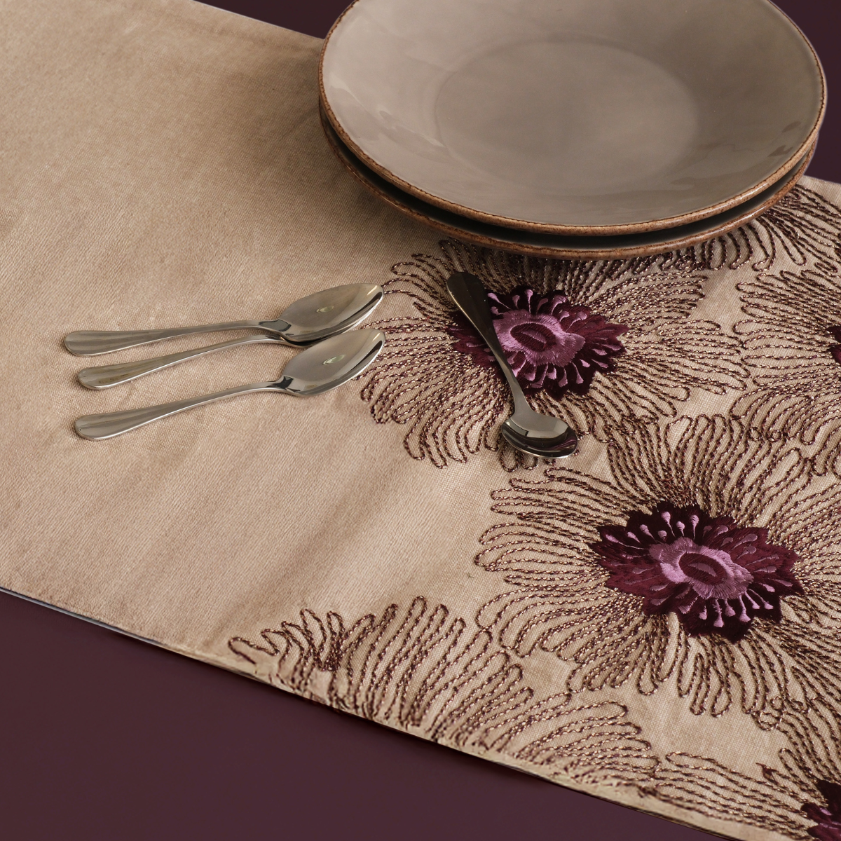 Sia Home Flowers Chemin de Table 140 cm beige coton