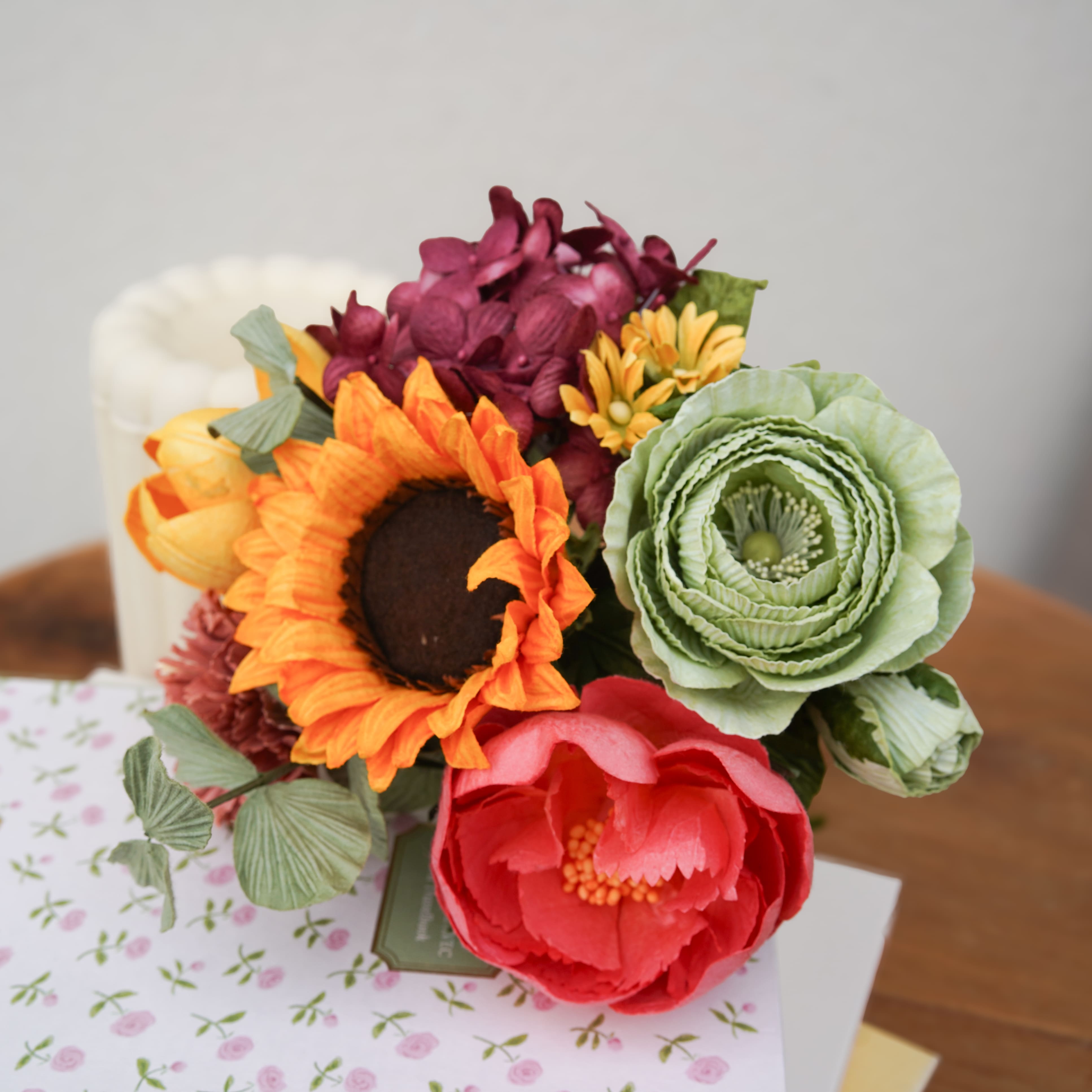 Flowrette Turner bouquet fleurs en papier jaune