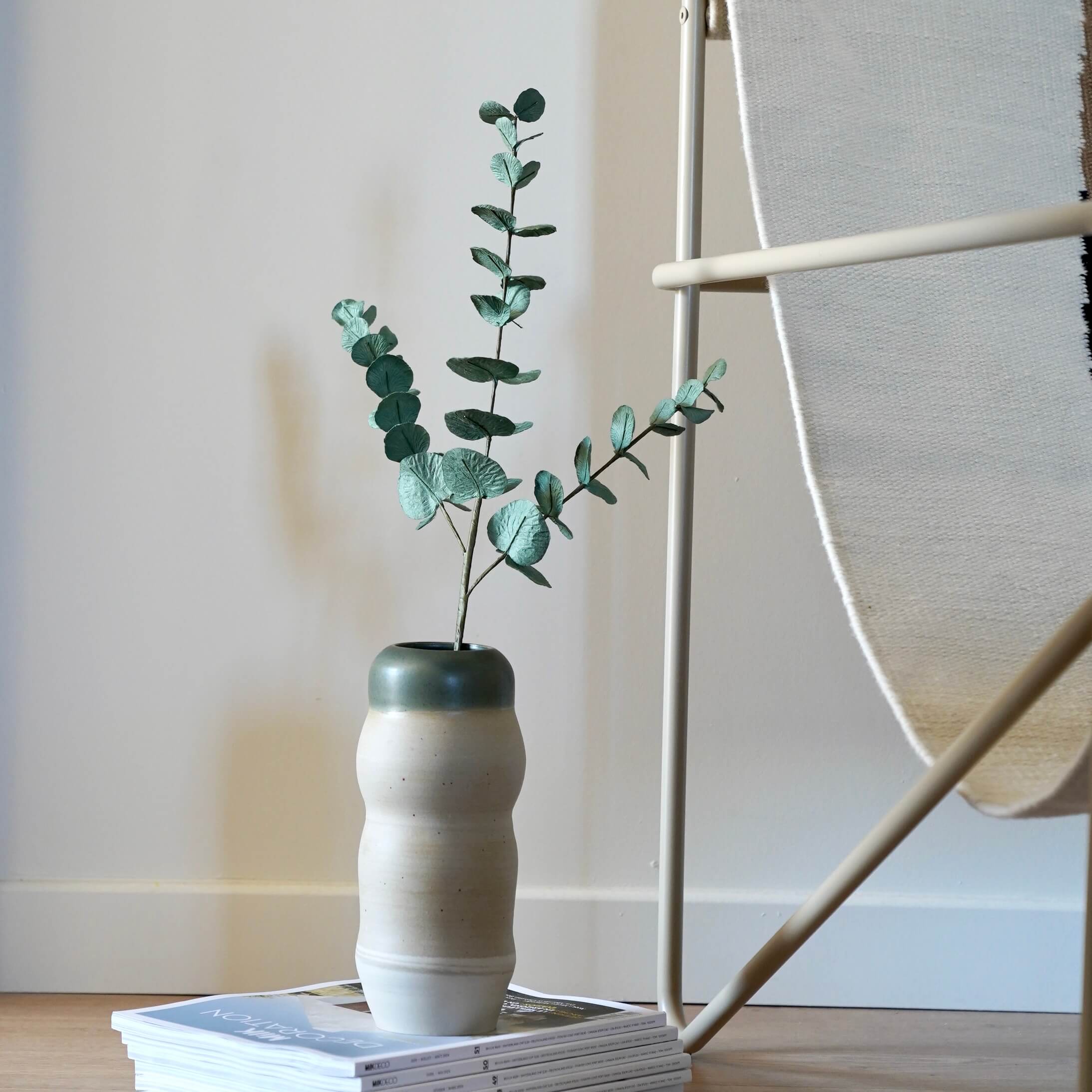 Flowrette Fleurs en papier Eucalyptus Cinerea branche verte x1