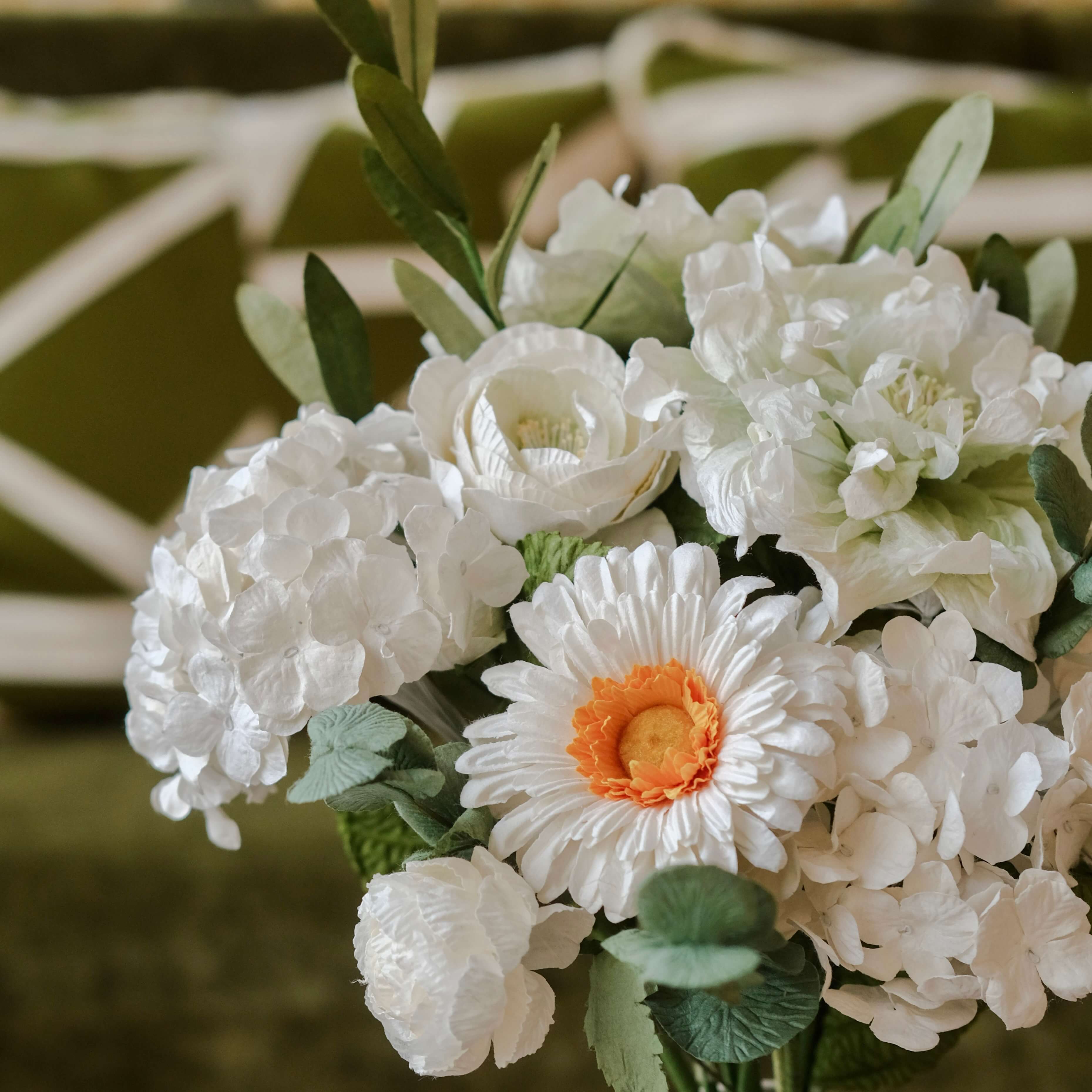 Flowrette Alma bouquet fleurs papier blanc hortensia