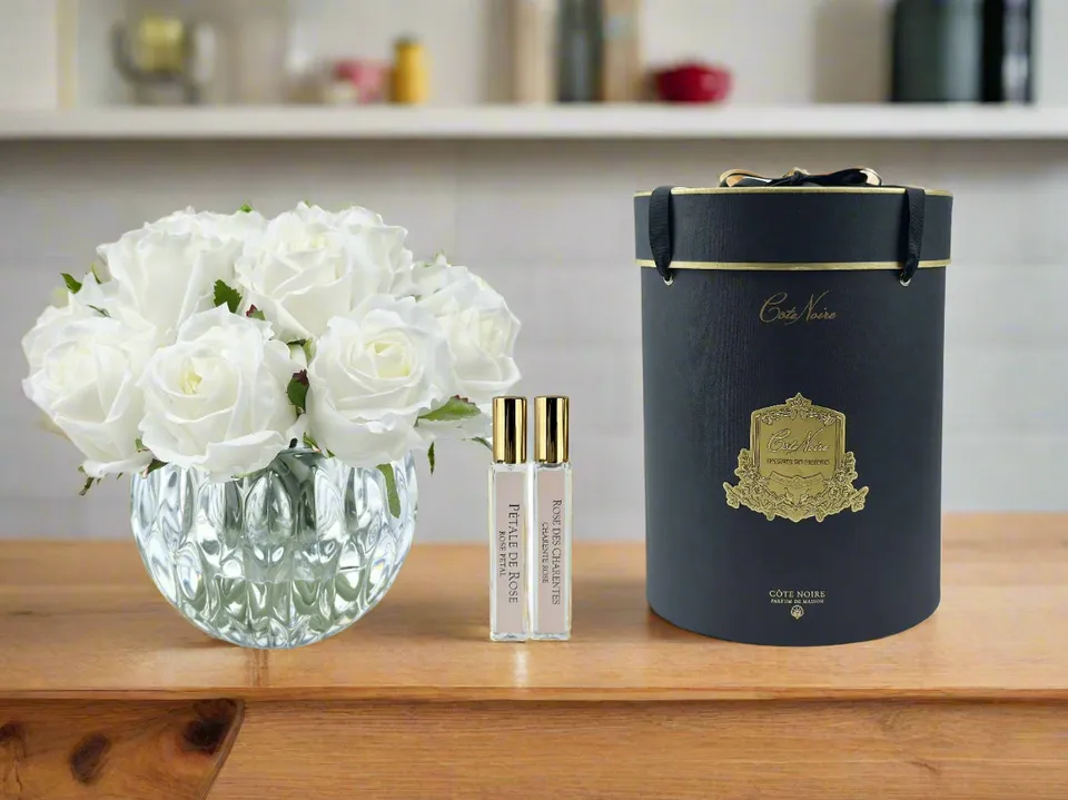 Côte Noire Grand Bouquets RRB01 bouquet rond boutons roses blancs