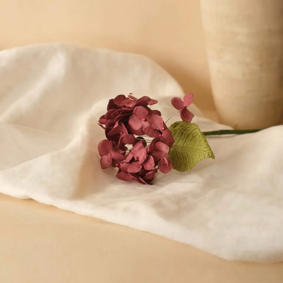 Flowrette Fleurs en papier Petit hortensia fleur bordeaux x1