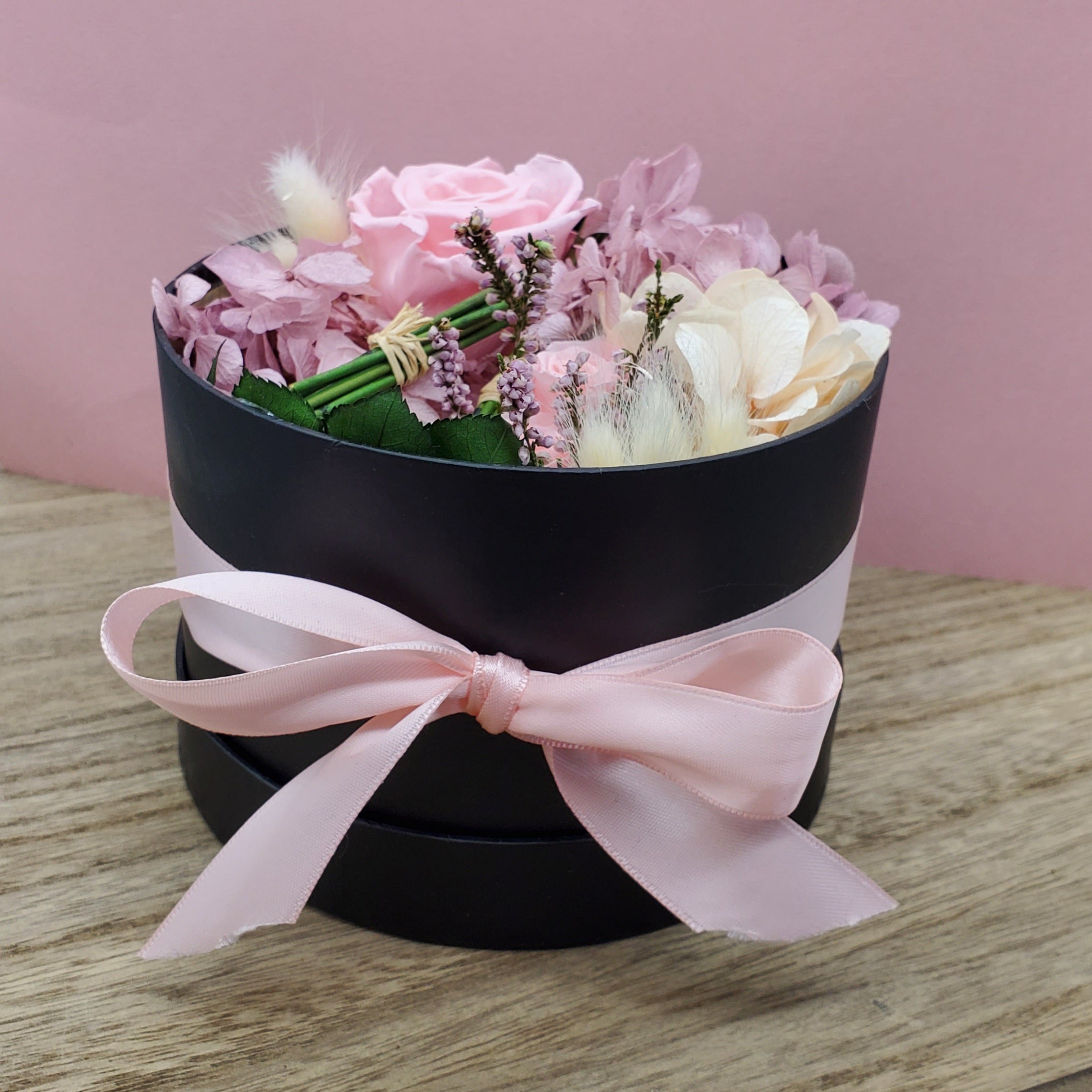 Ateliers Ouchamp Rue Sainte-Anne boîte chapeau roses 14 cm