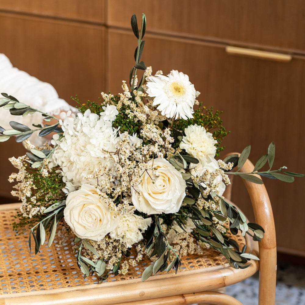 Flowrette Saint Germain bouquet fleurs séchées blanc roses