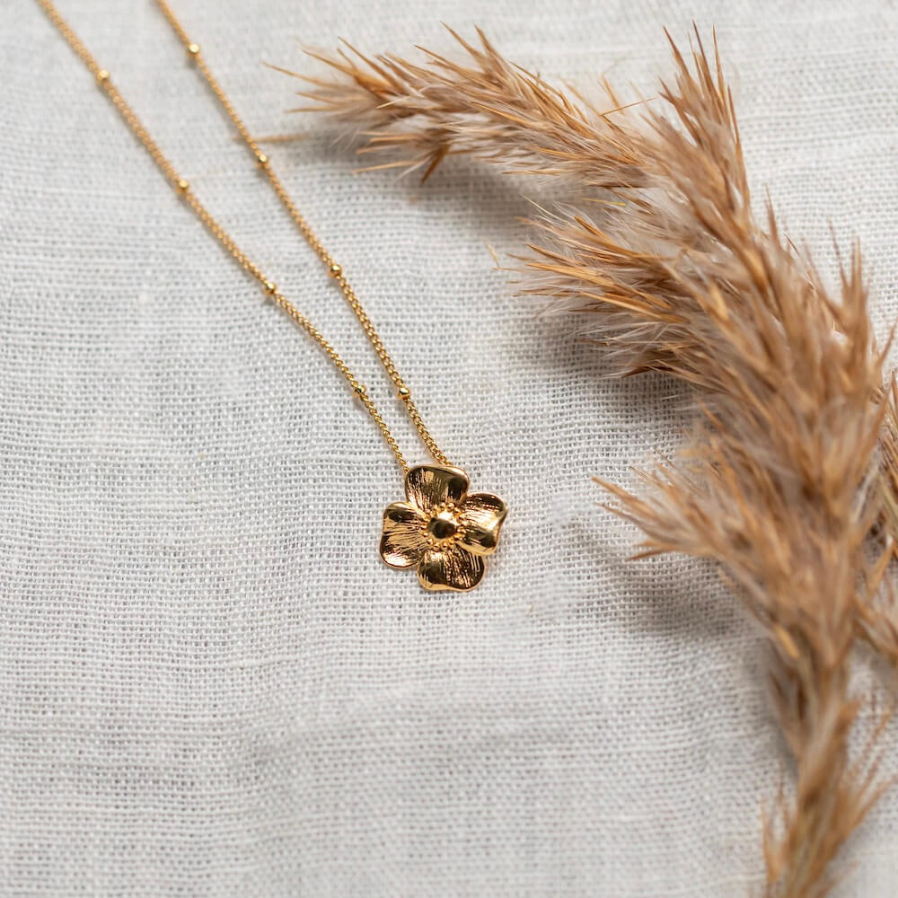 Flowrette Bertille collier plaqué or fleur cerisier fin