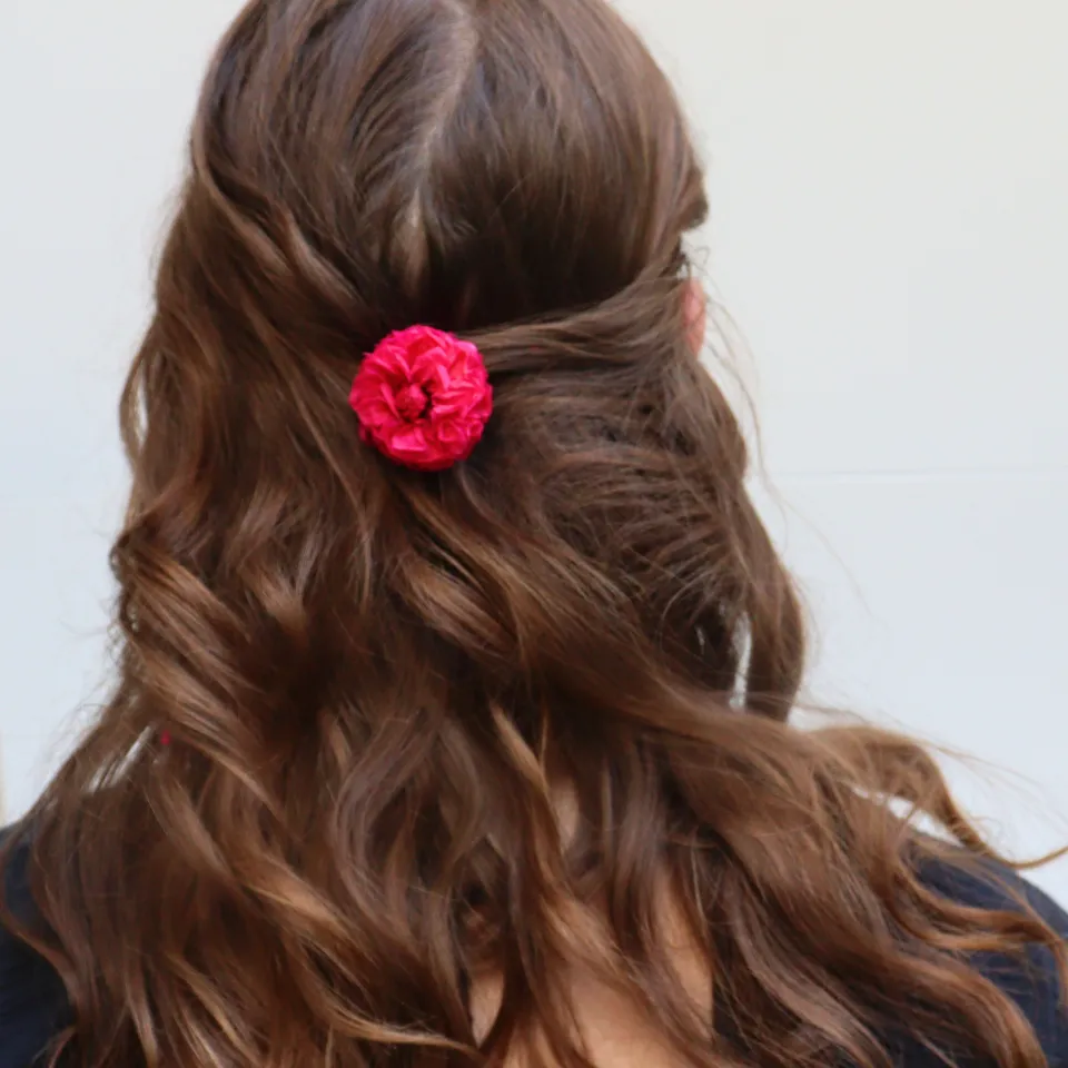 Ateliers Ouchamp Place de Breteuil barrette fuchsia dahlia 5 cm