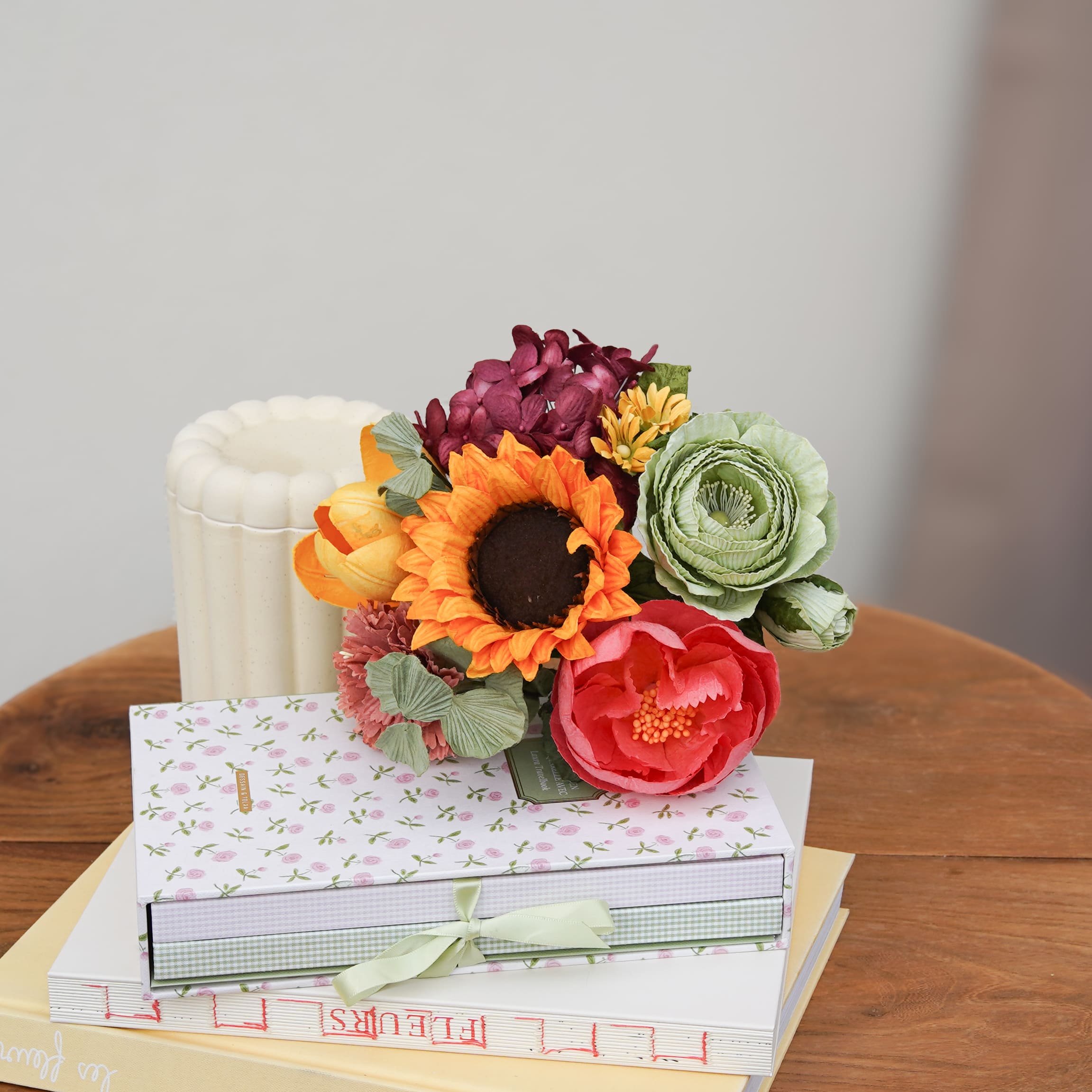 Flowrette Turner bouquet fleurs en papier jaune