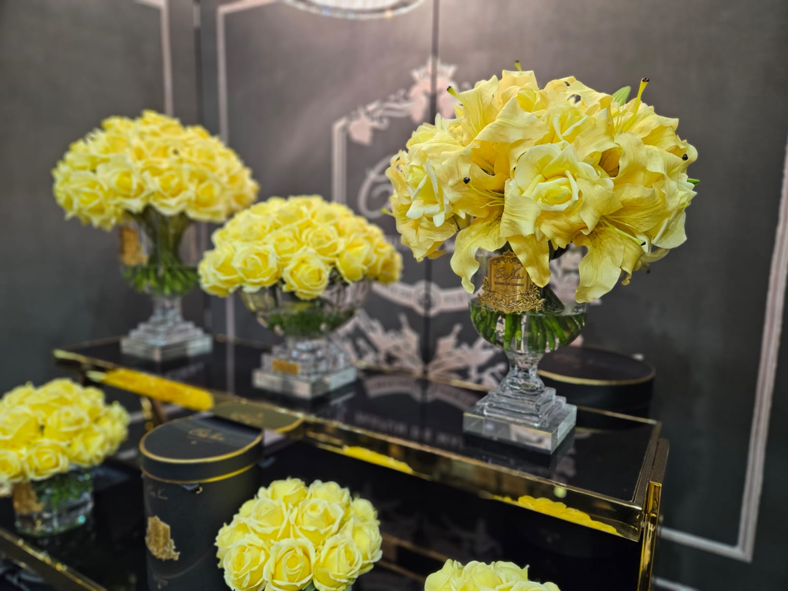 Côte Noire Versailles VRB08 bouquet roses jaunes 31 tiges badge doré