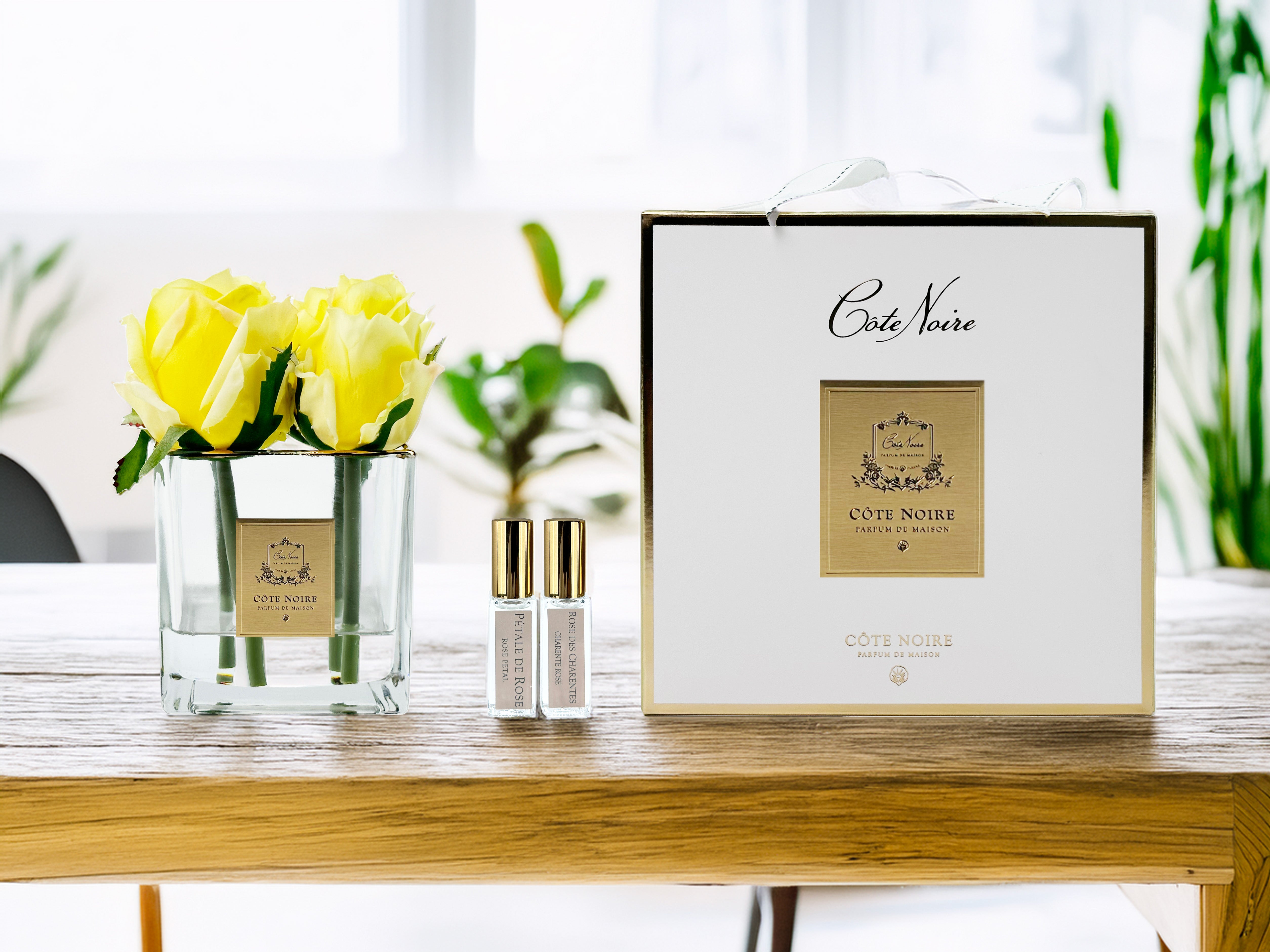 Côte Noire Couture Rosebuds SVC408 4 roses jaunes carré