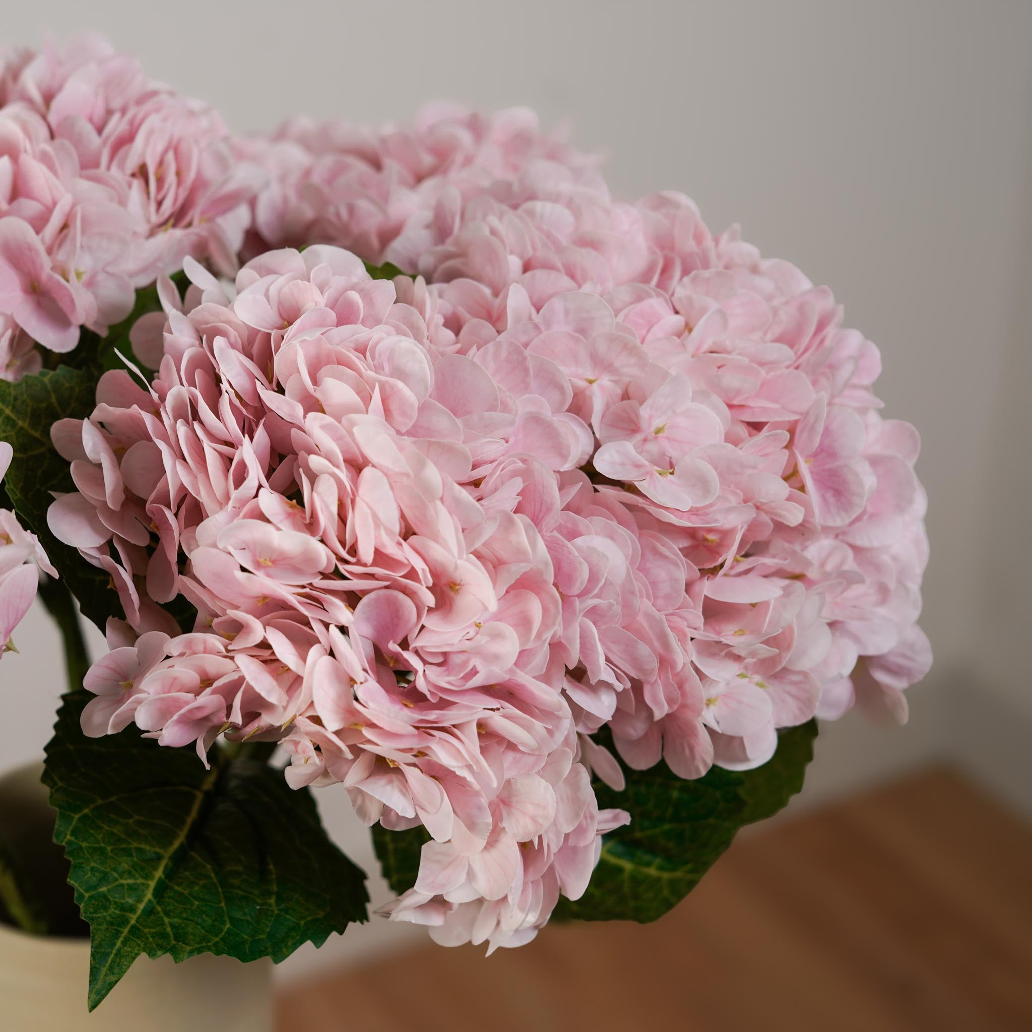 Flowrette Hortensia rose clair fleur artificielle x1 Real Touch