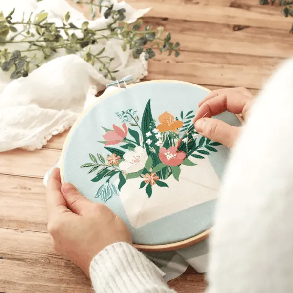 Flowrette Loisirs créatifs kit broderie bouquet Ø20cm débutant